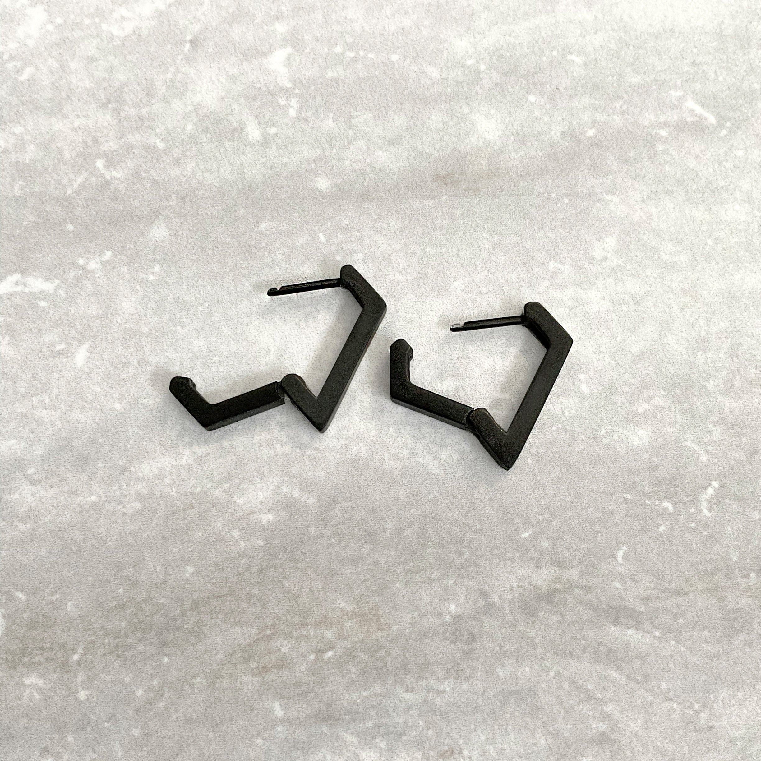 TRIANGLE HOOP EARRINGS