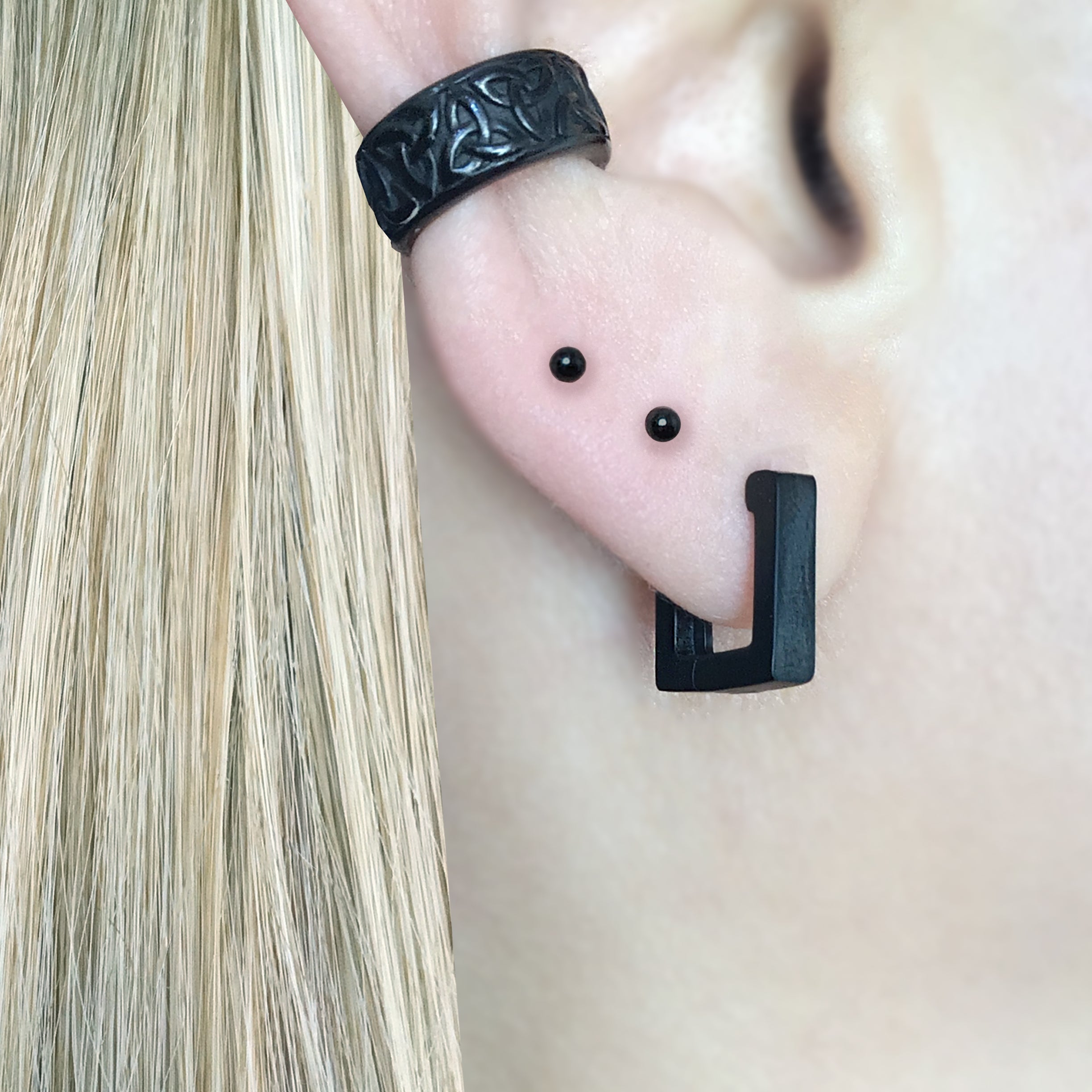 SQUARE HOOP EARRINGS