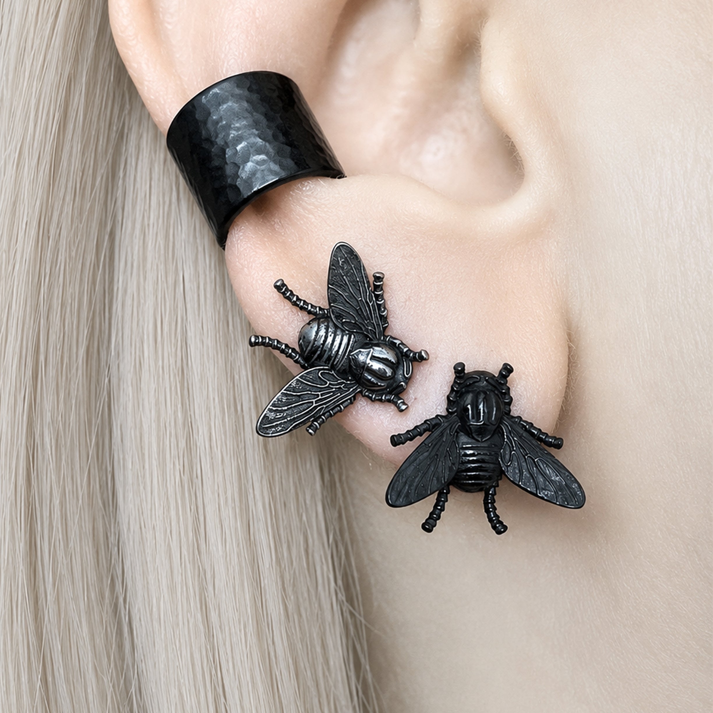 FLY STUD EARRINGS