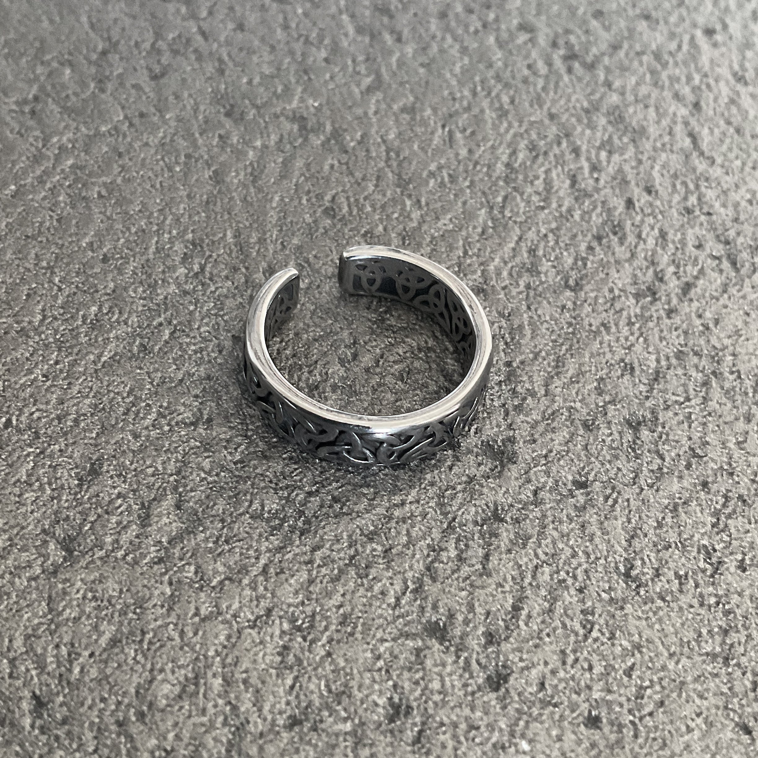 CELTIC KNOT RING