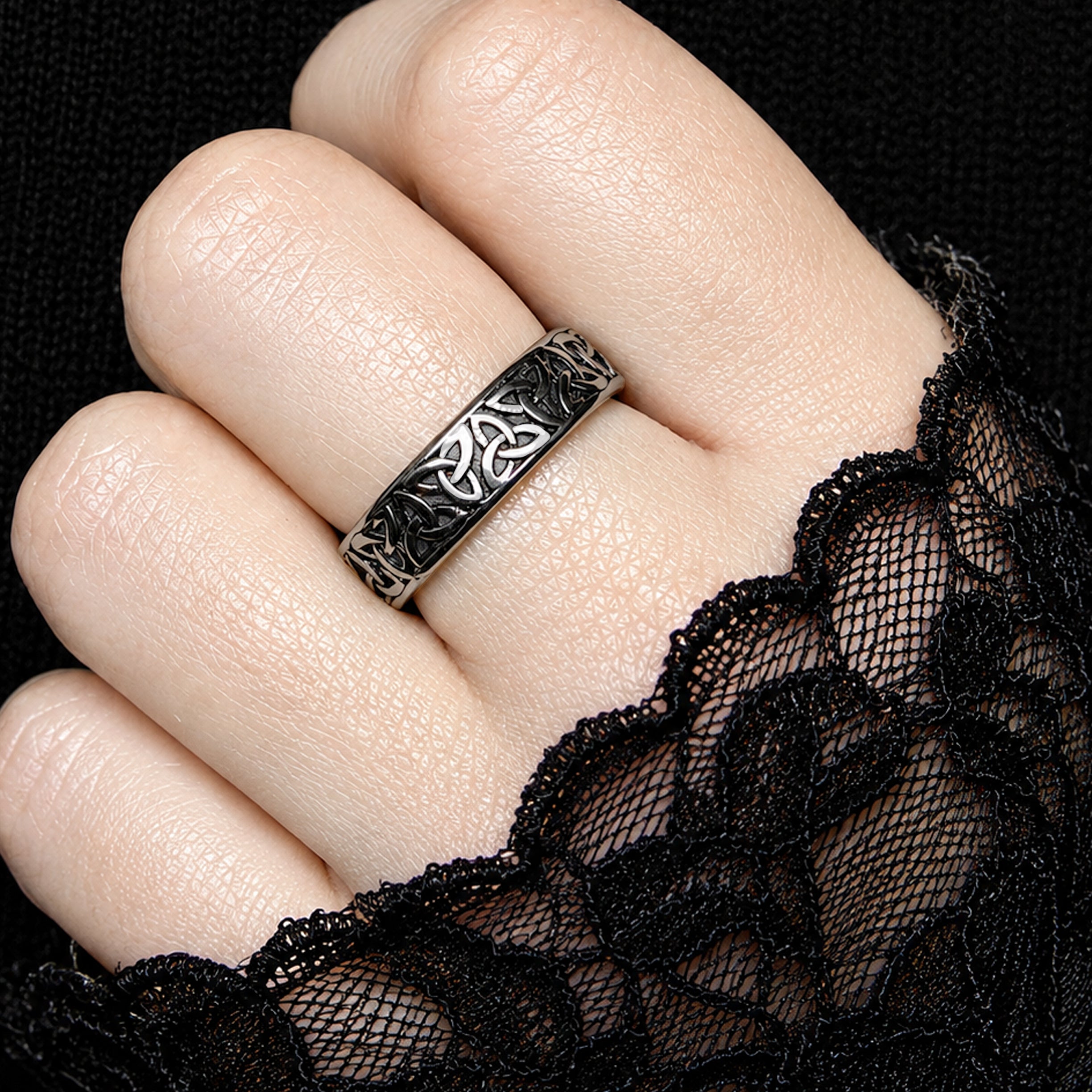 CELTIC KNOT RING