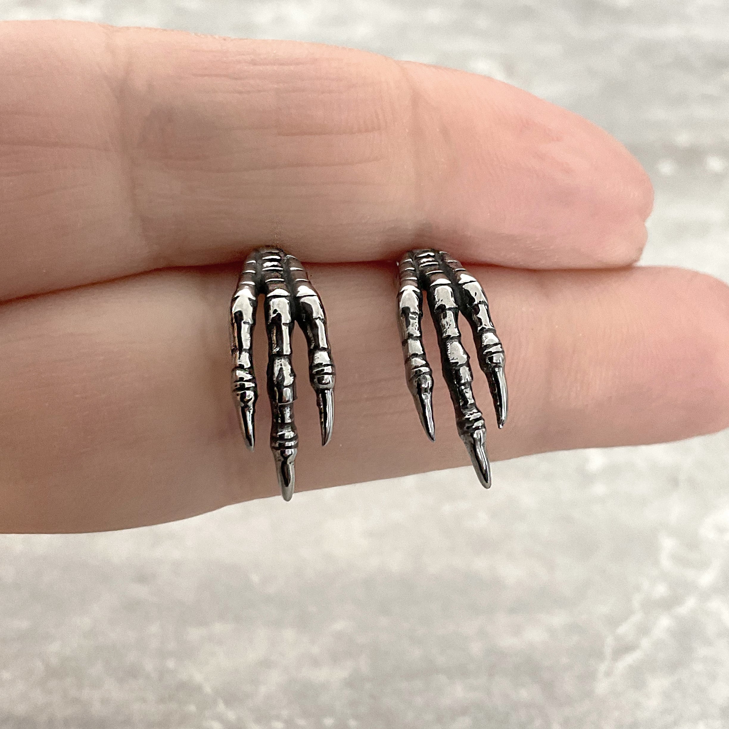 BIRD'S CLAW EARRINGS