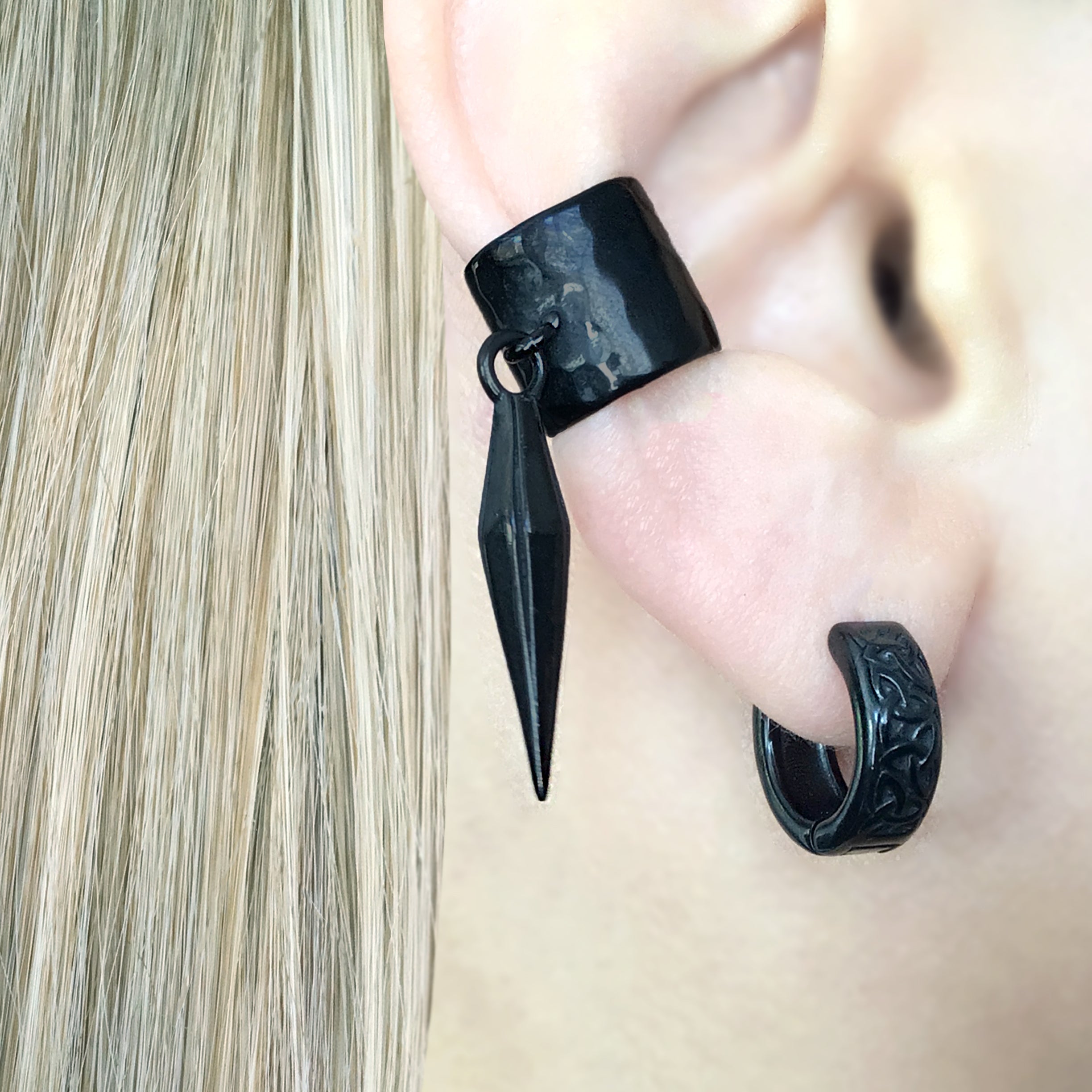 EAR CUFF WITH SPIKE