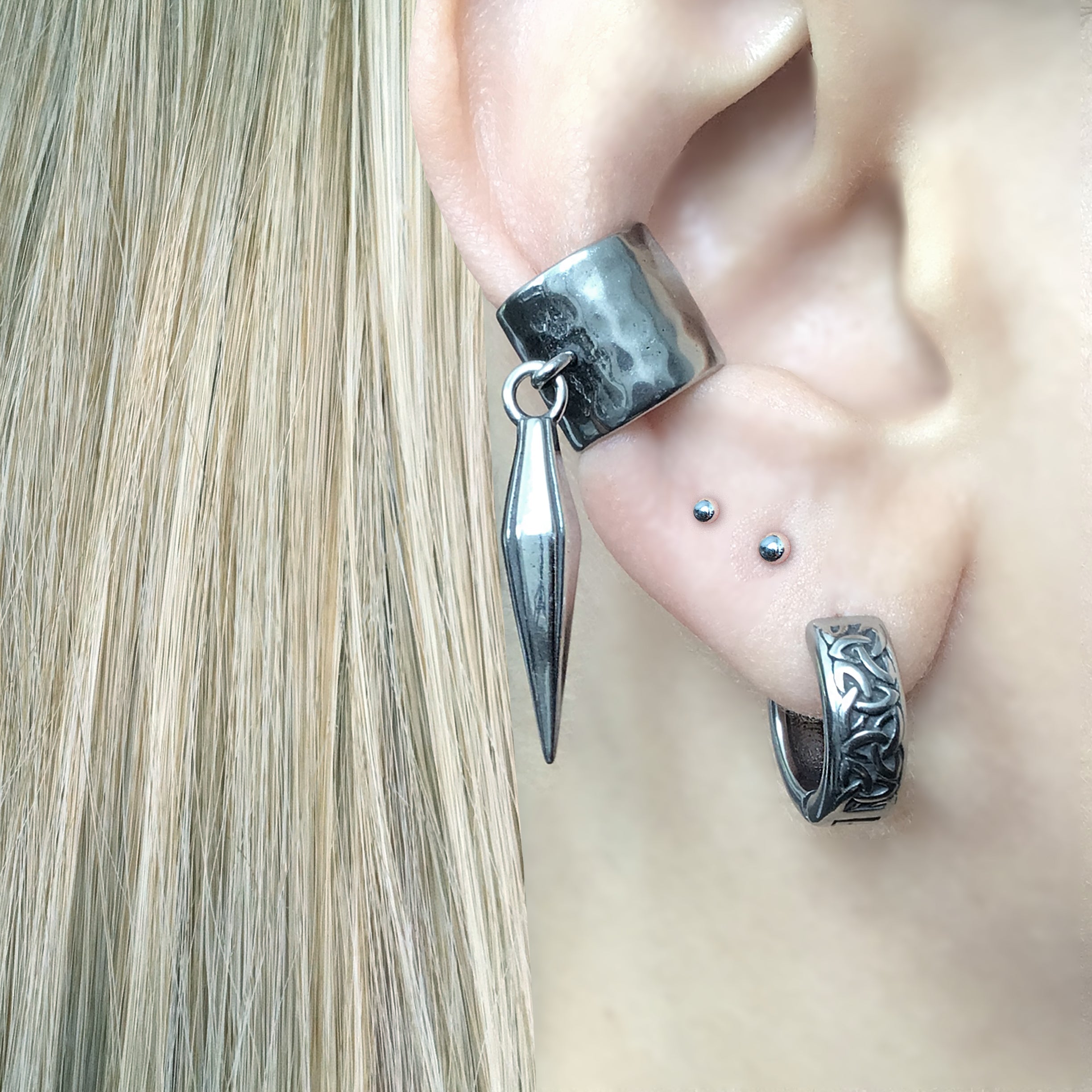 EAR CUFF WITH SPIKE
