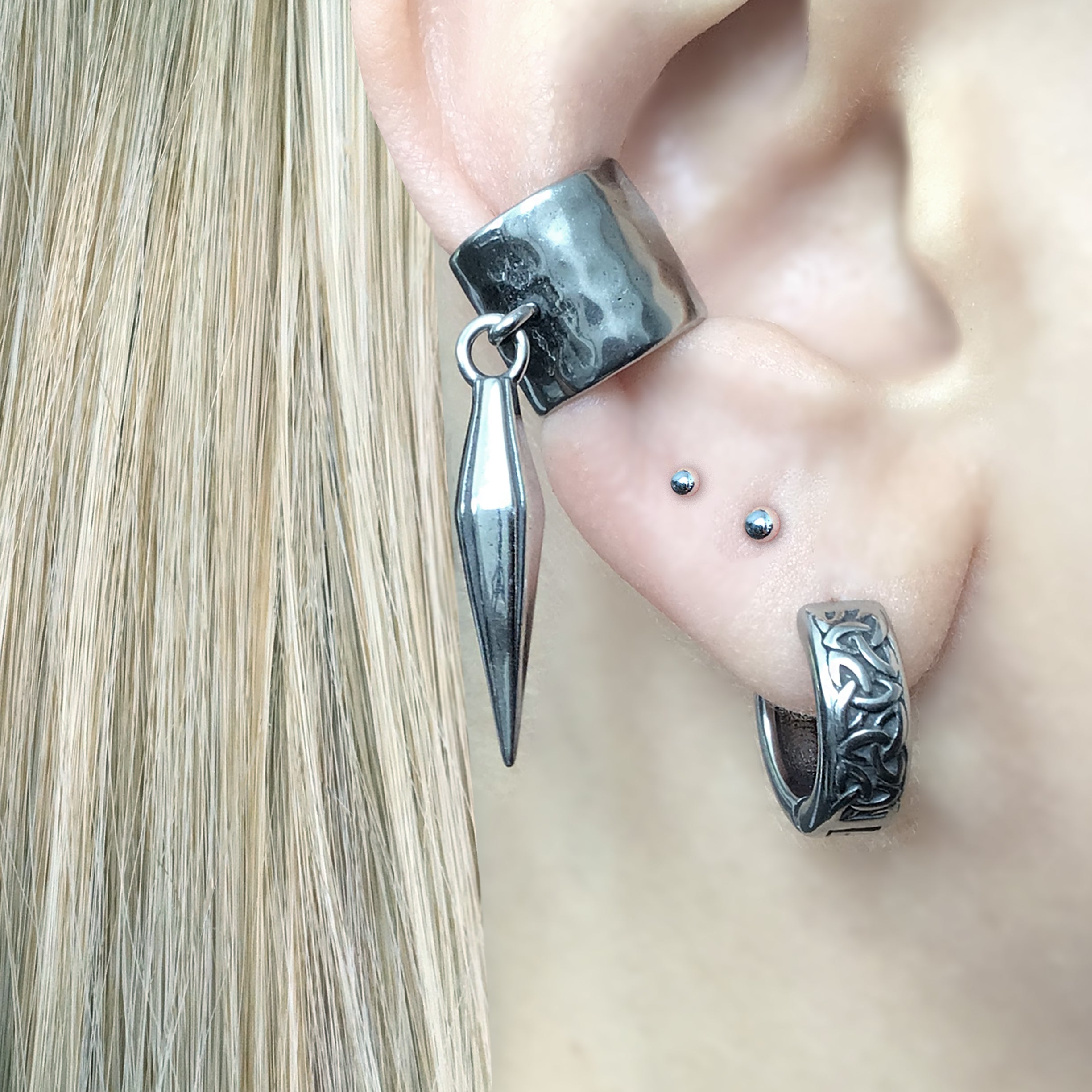 EAR CUFF WITH SPIKE