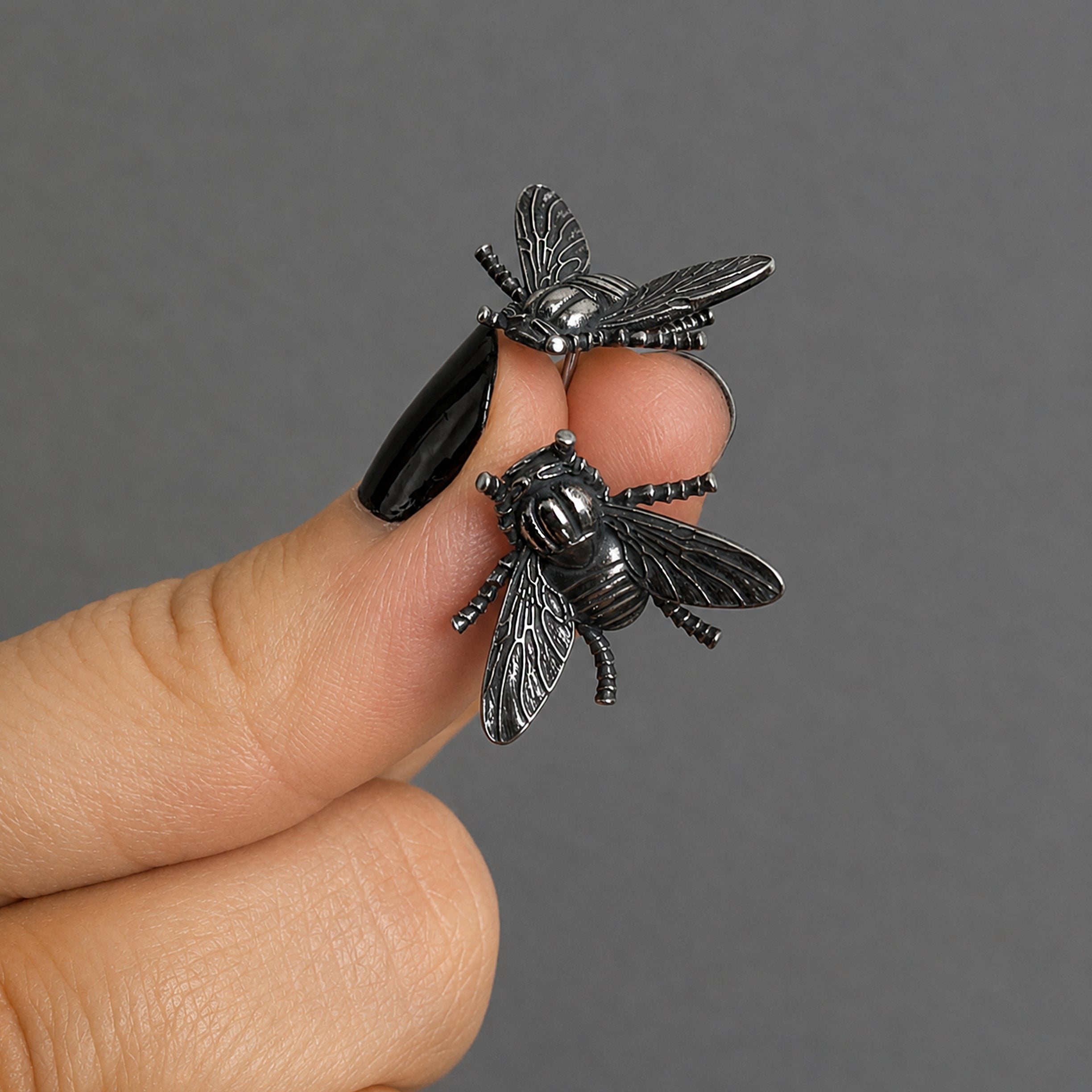 FLY STUD EARRINGS