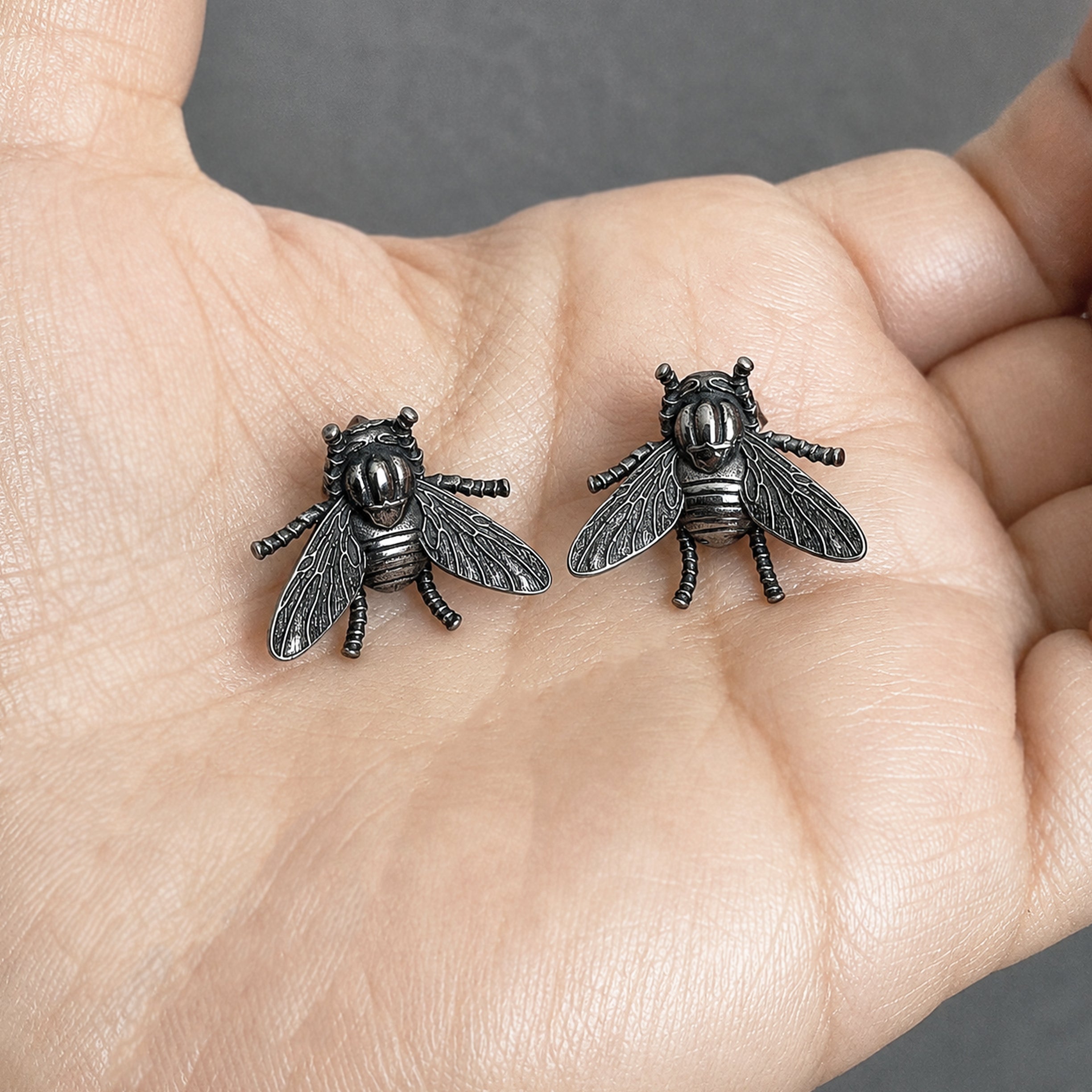FLY STUD EARRINGS