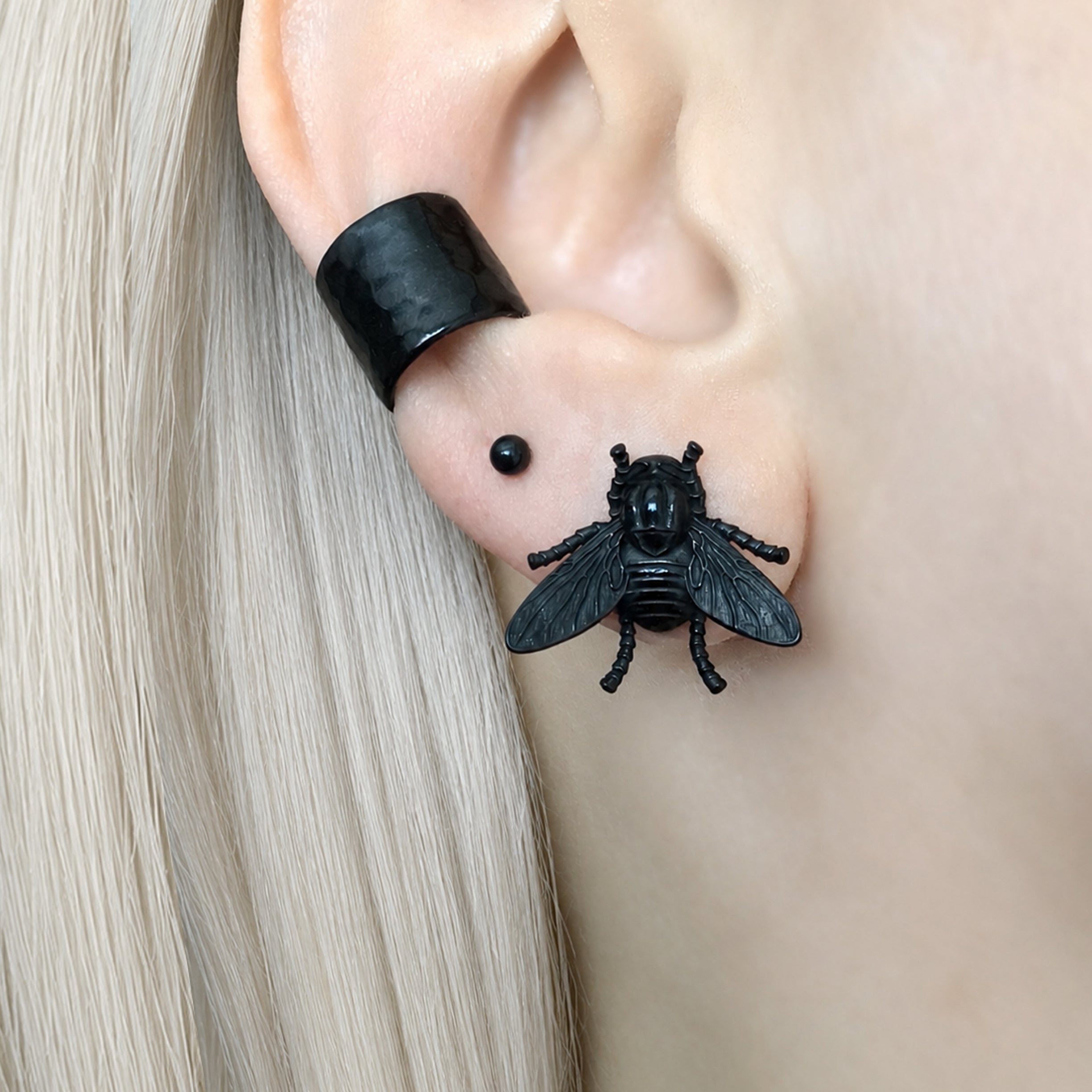 FLY STUD EARRINGS