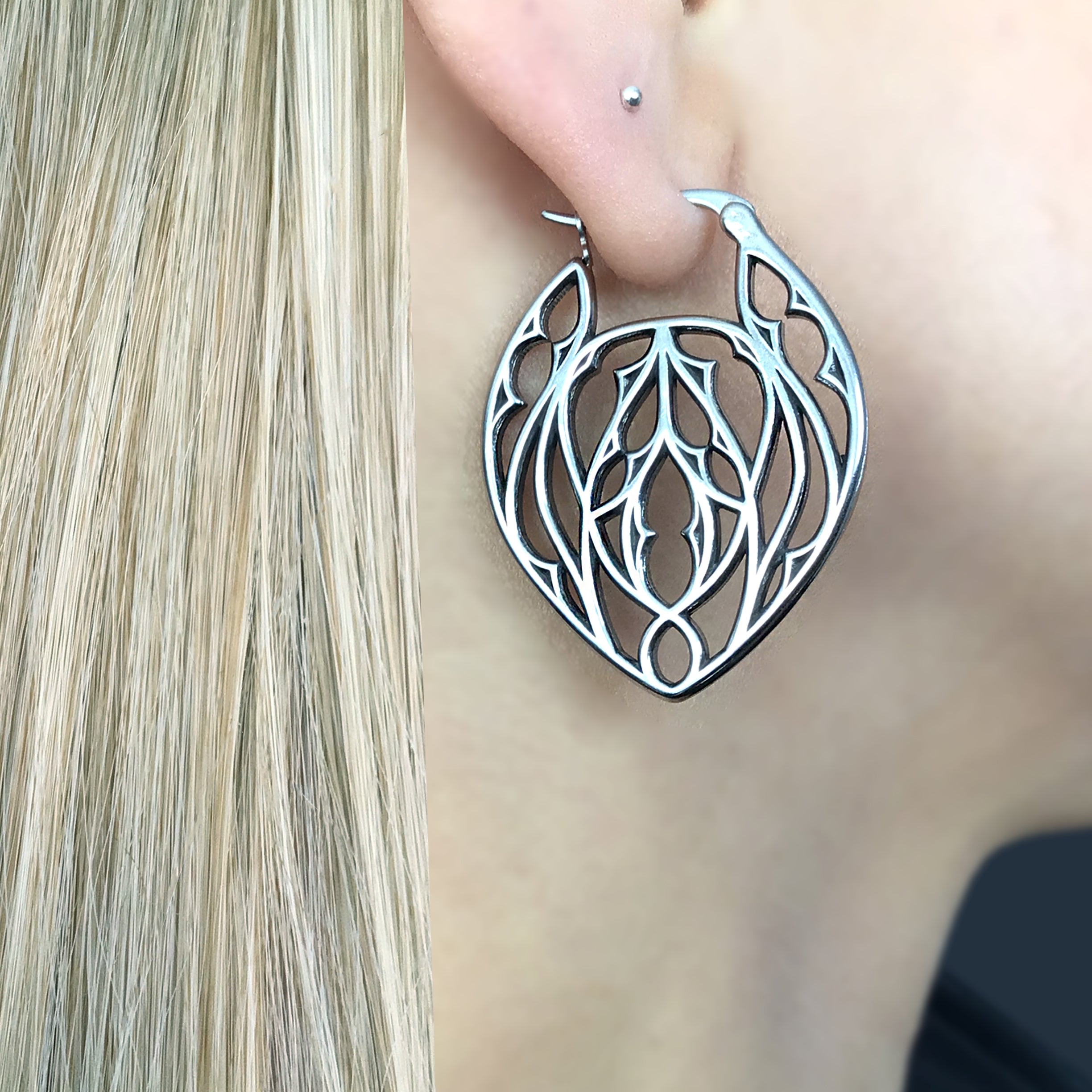 GOTHIC LACE HOOP EARRINGS