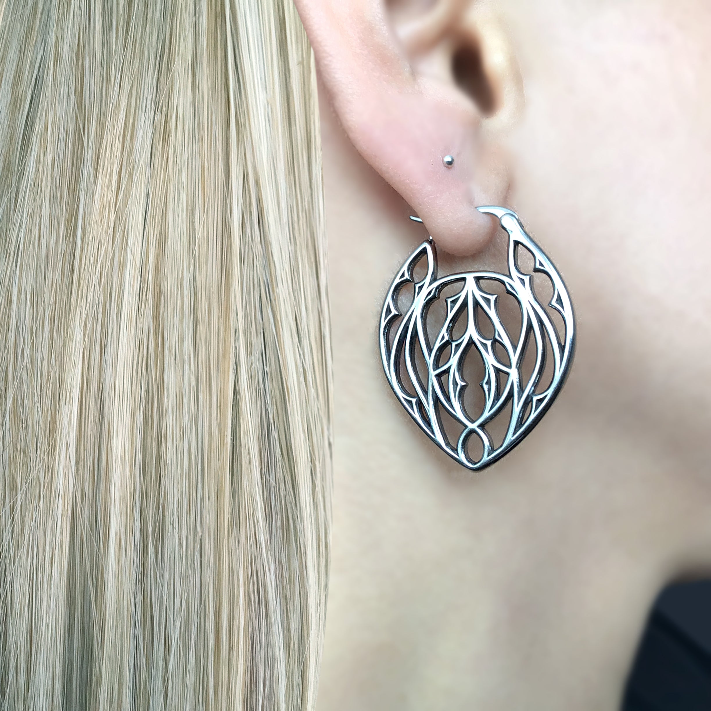 GOTHIC LACE HOOP EARRINGS