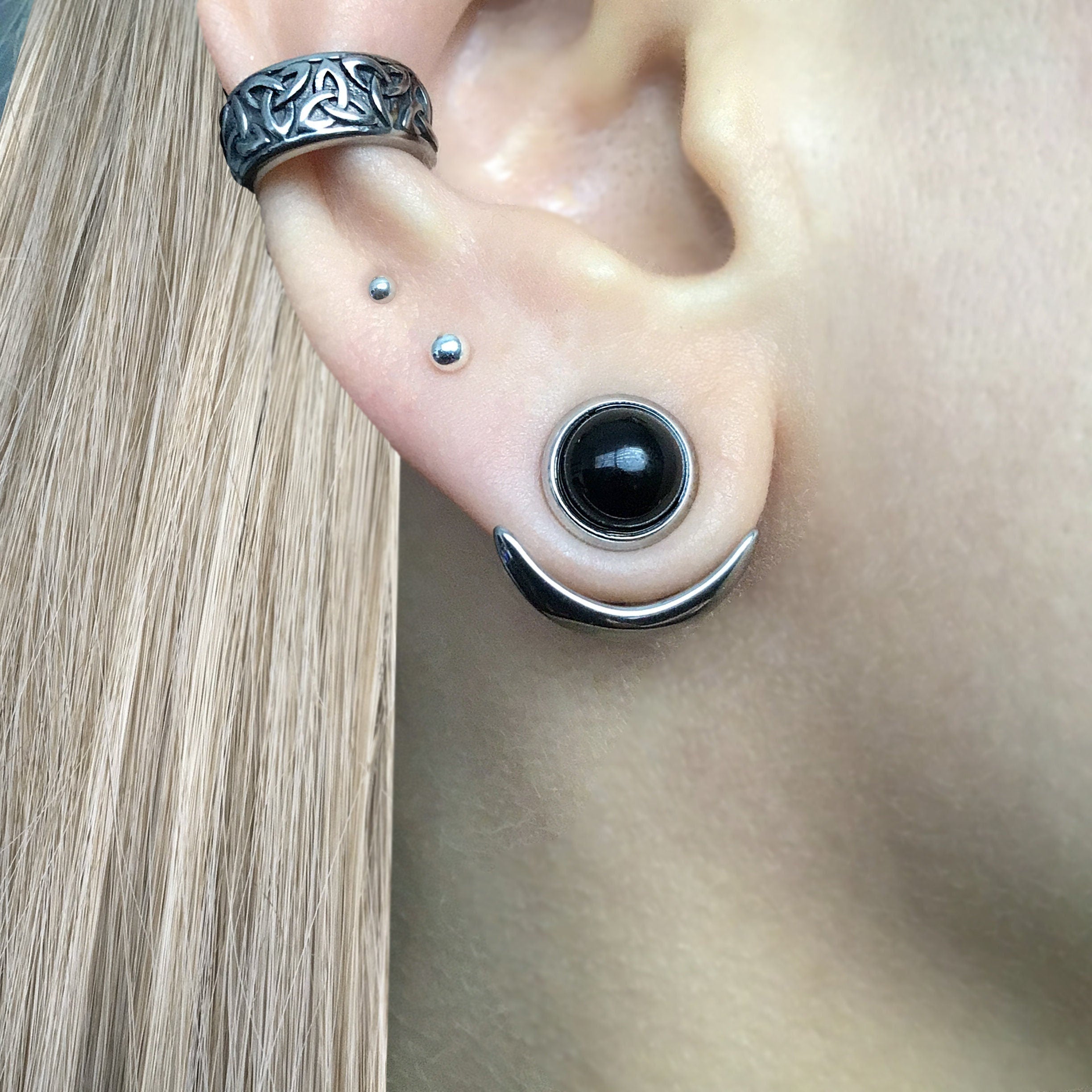 MOON EAR JACKET WITH BLACK STUD