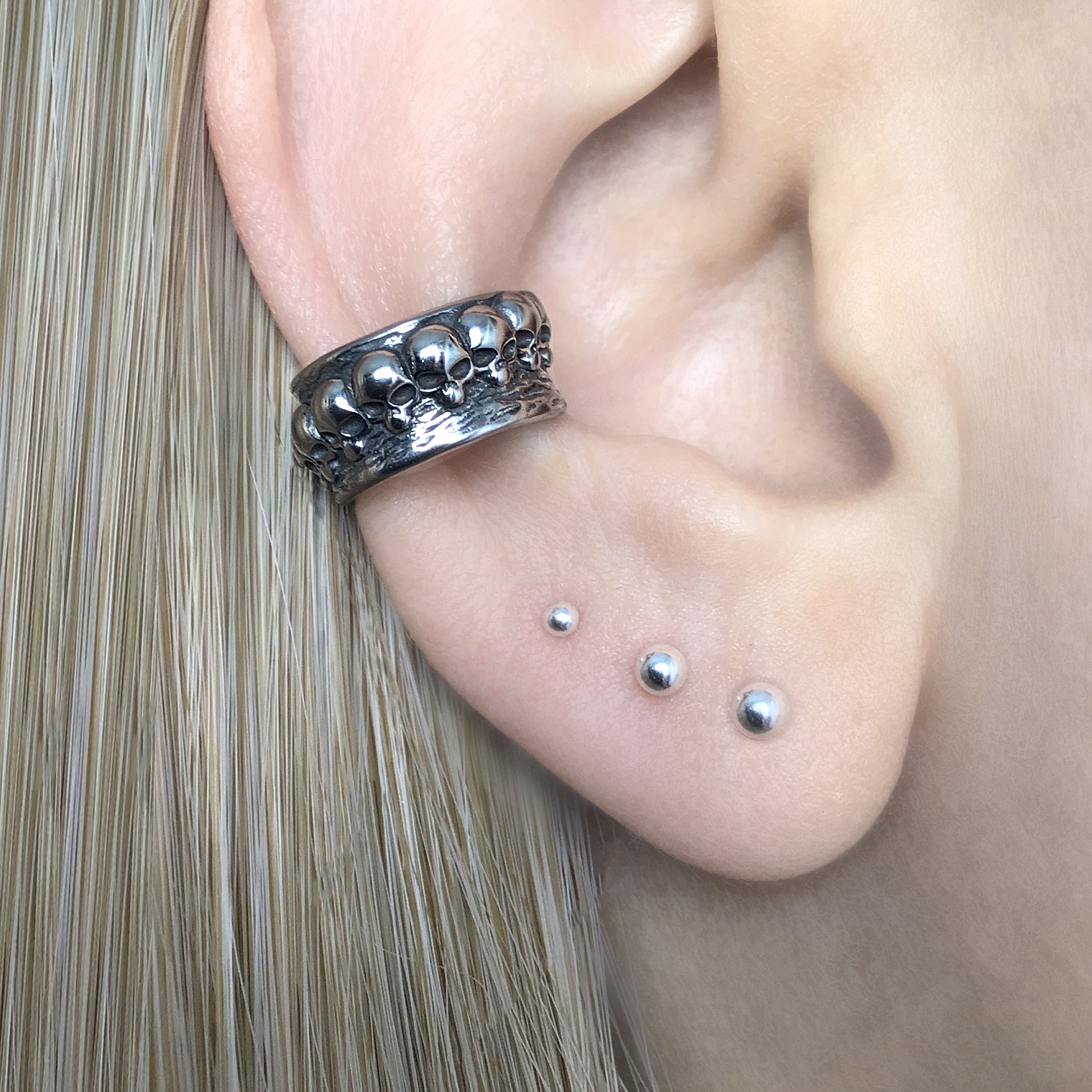 SKULLS CUFF EARRIN