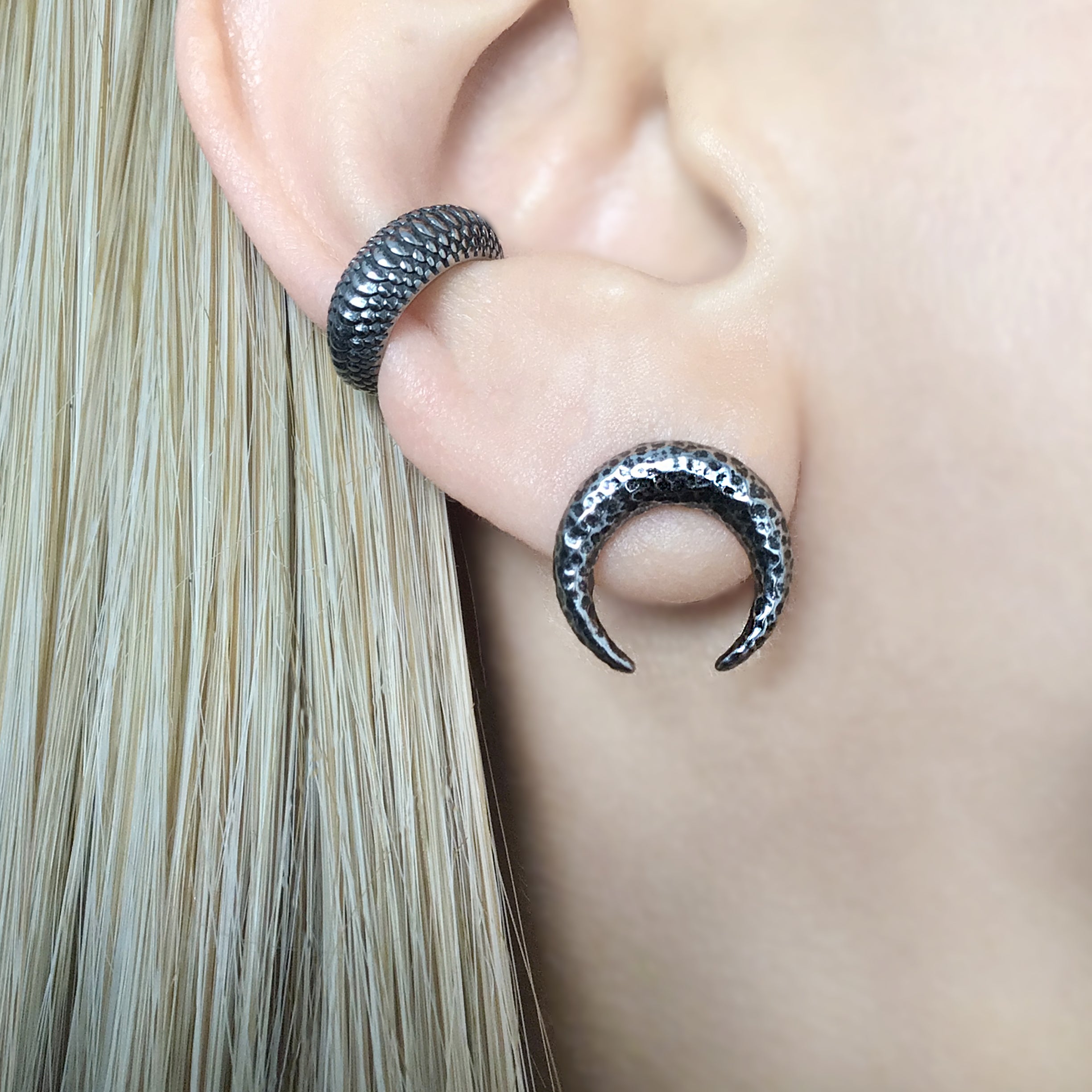 SNAKE SCALE EAR CUFF