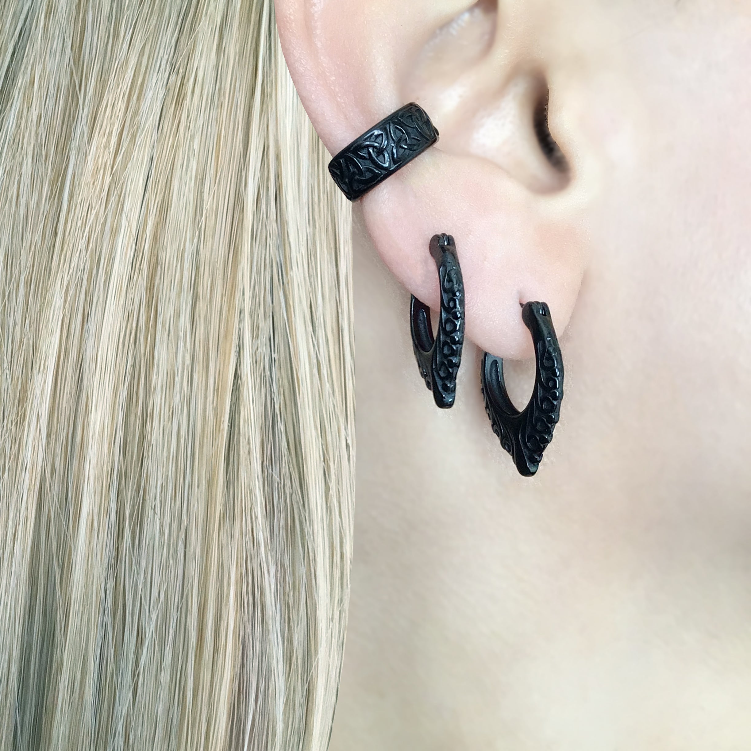 HOOP EARRINGS WITH OCTOPUS DETAILS