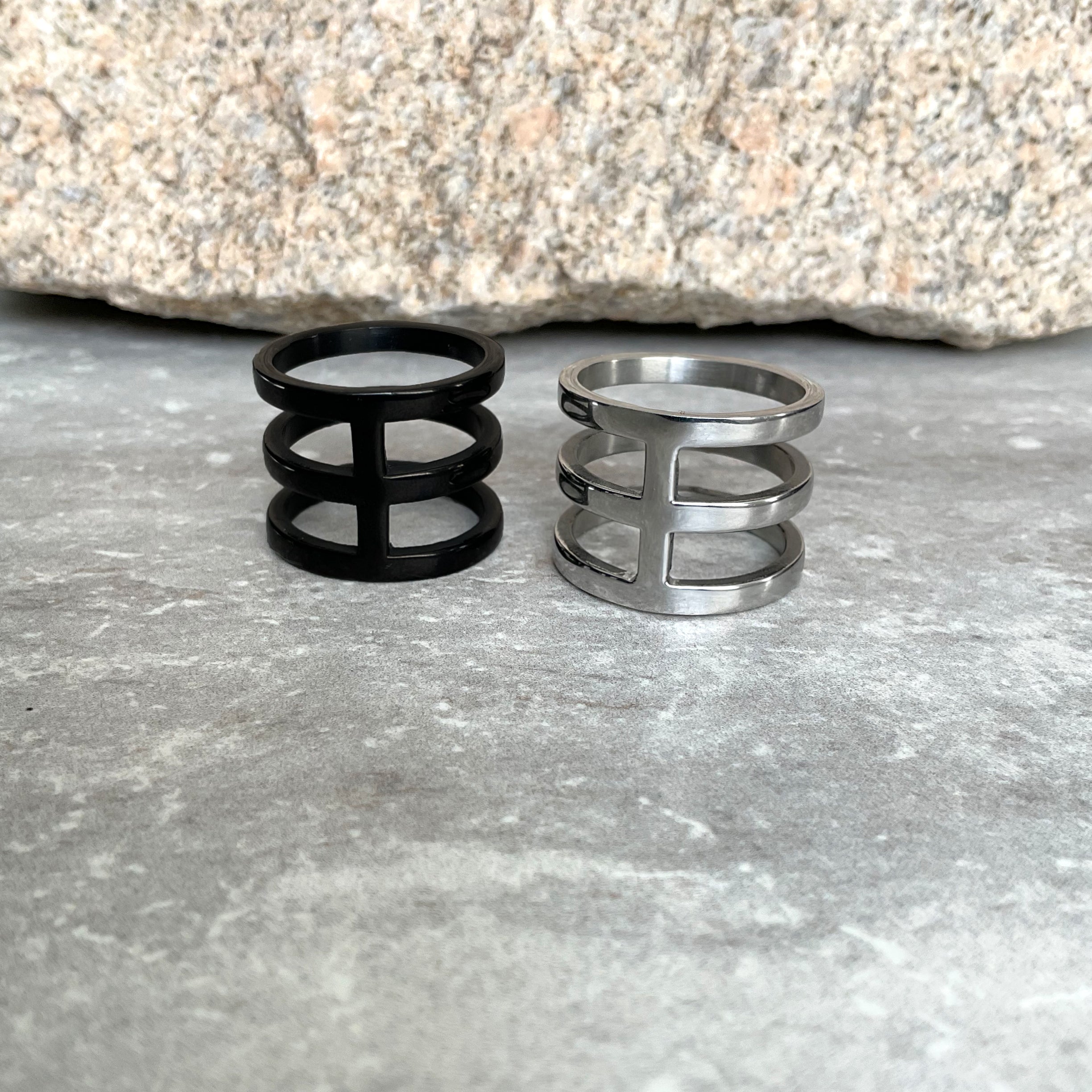TRIPLE LINES WIDE RING