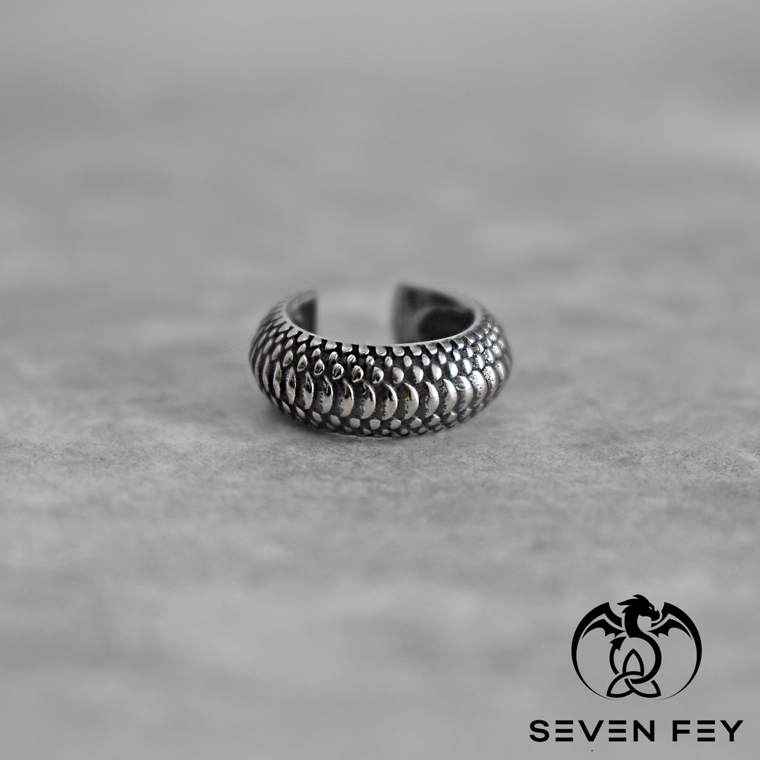 SNAKE SCALE EAR CUFF