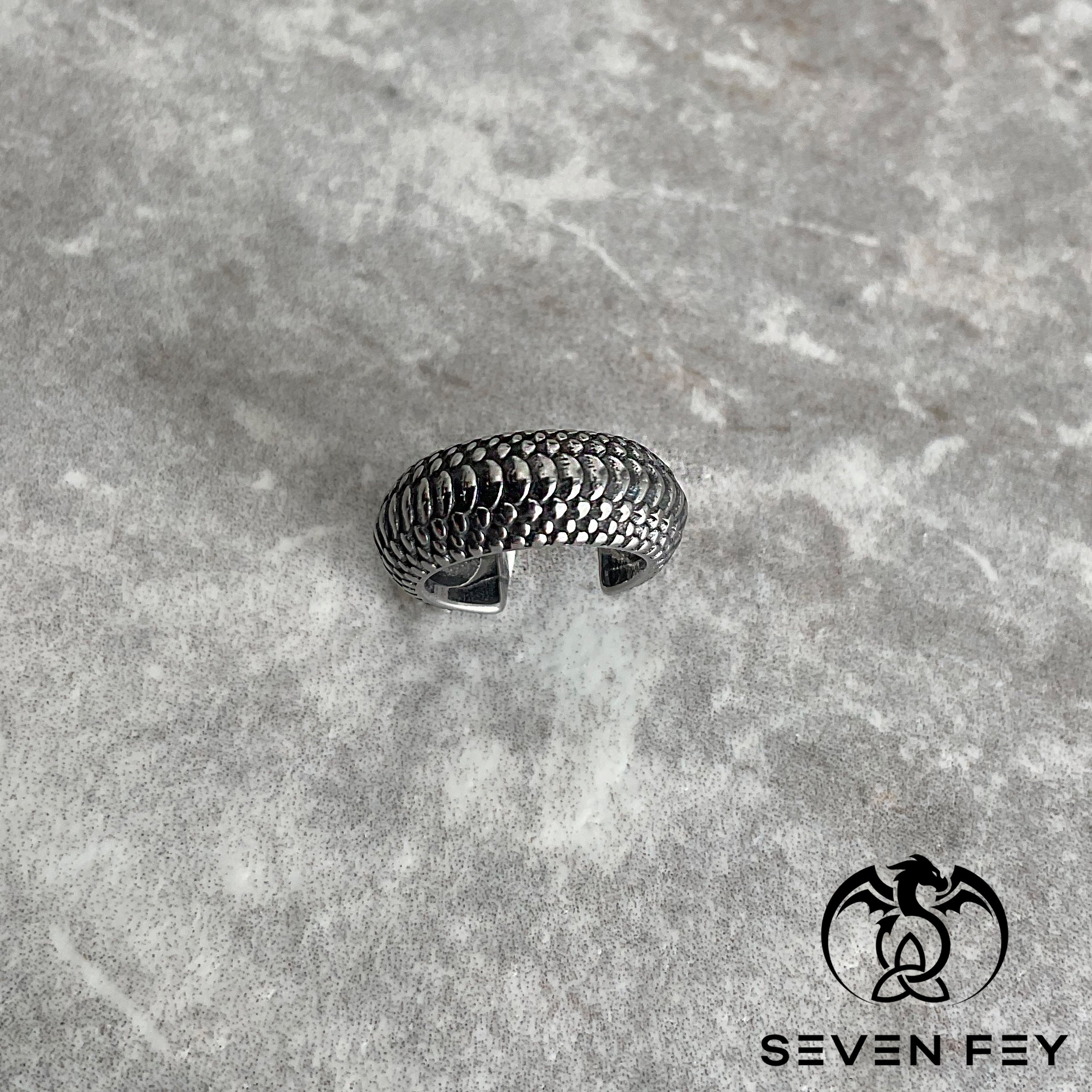 SNAKE SCALE EAR CUFF