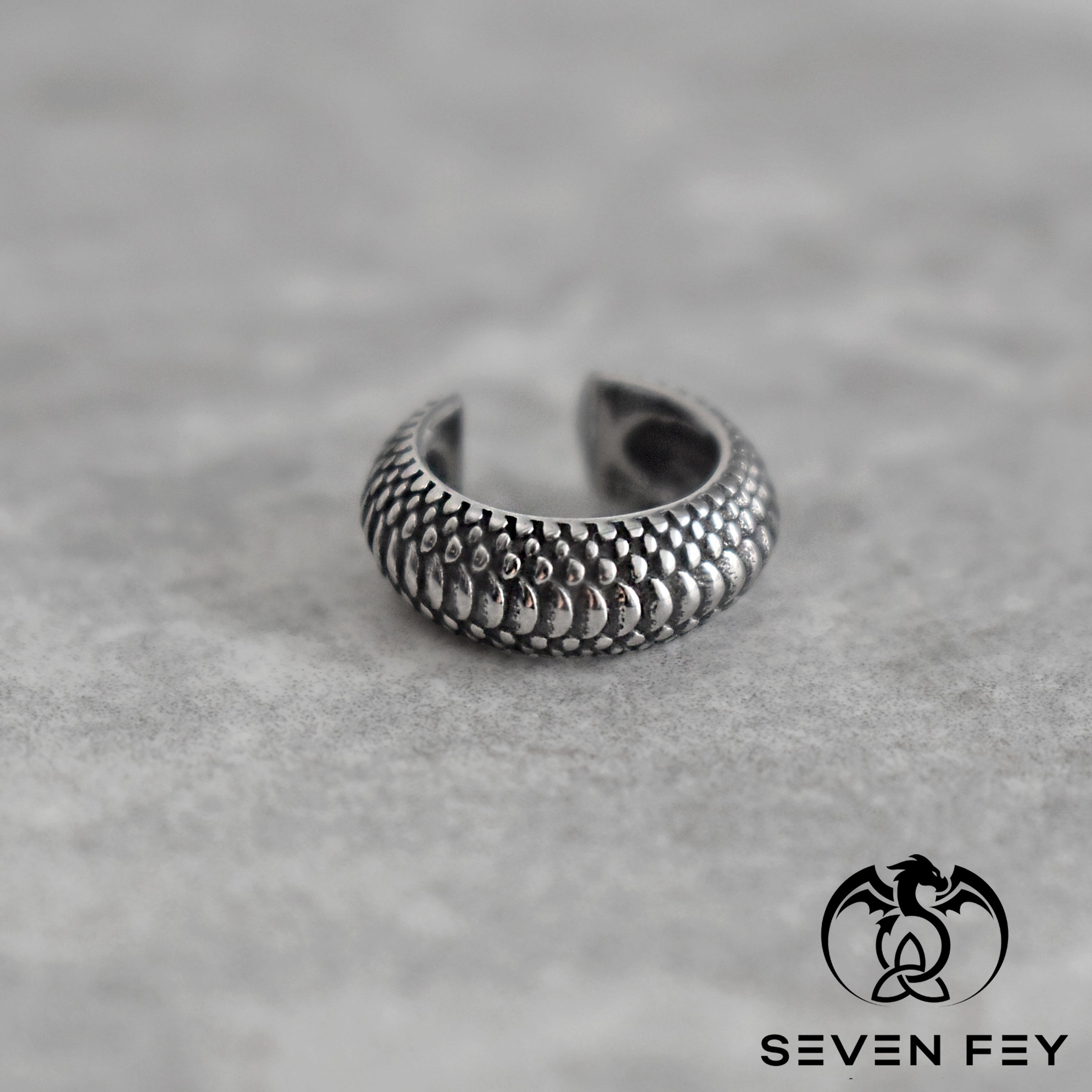 SNAKE SCALE EAR CUFF