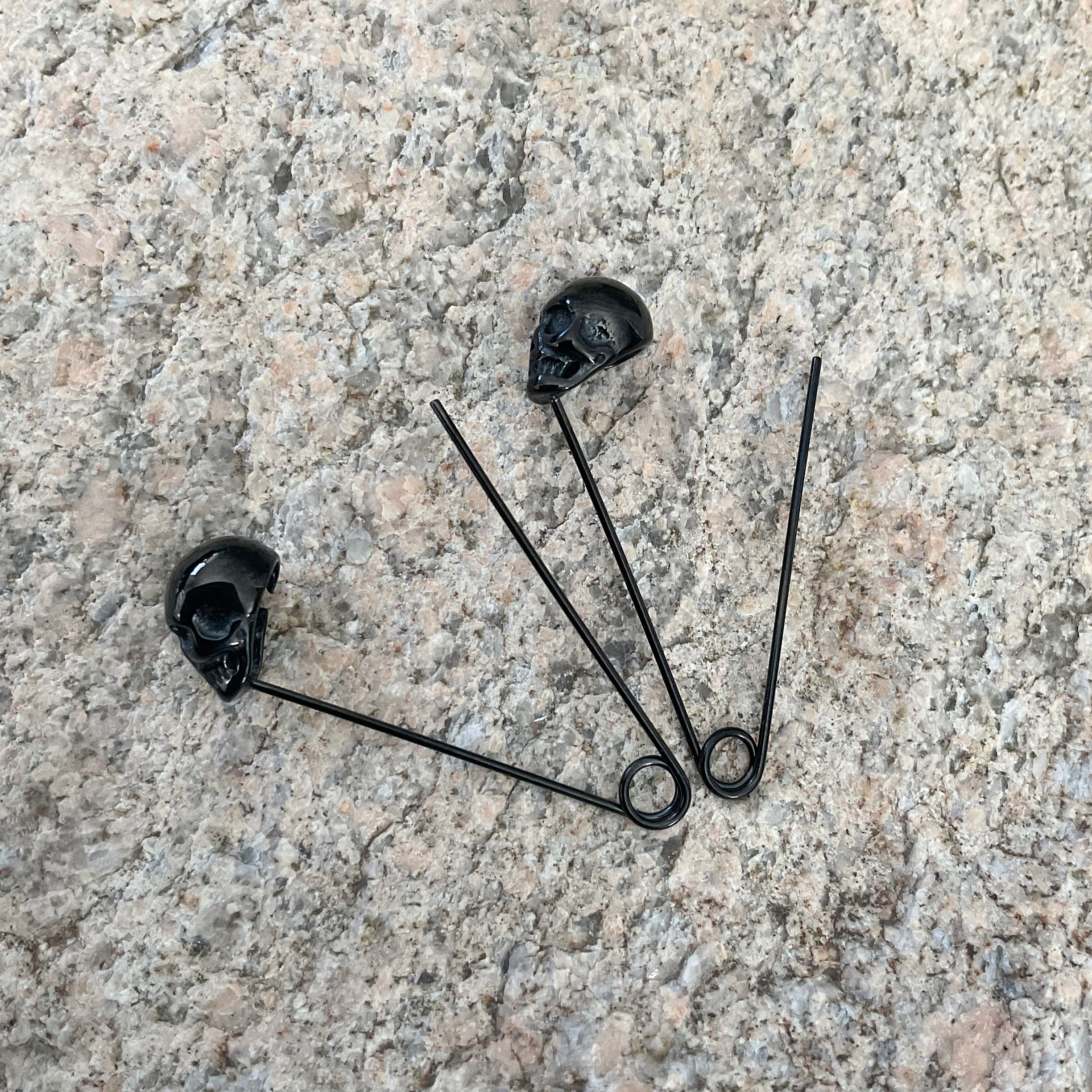 SKULL PIN EARRINGS