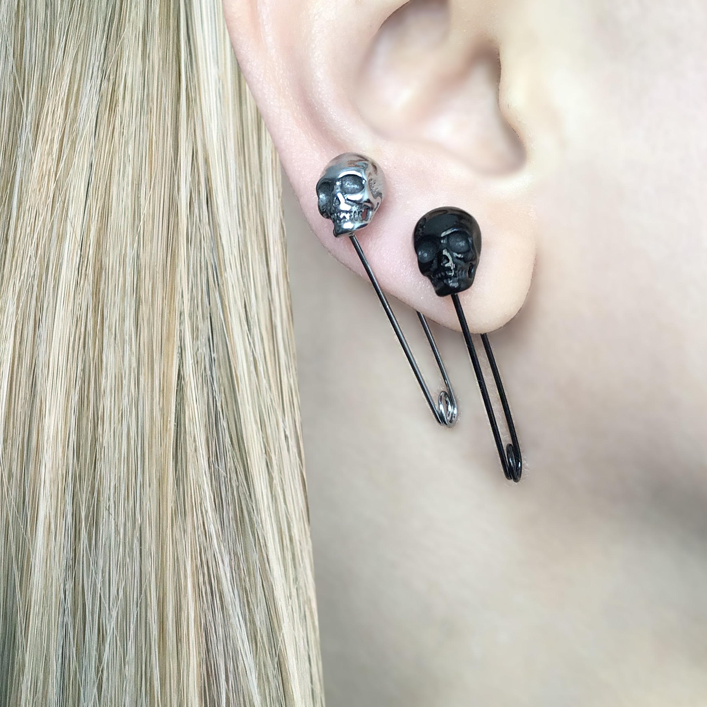 SKULL PIN EARRINGS