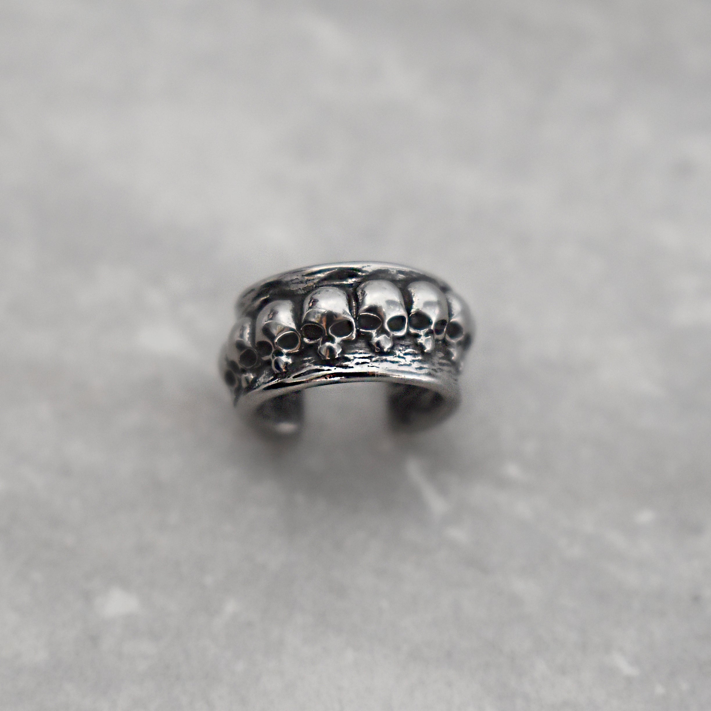 SKULLS CUFF EARRIN