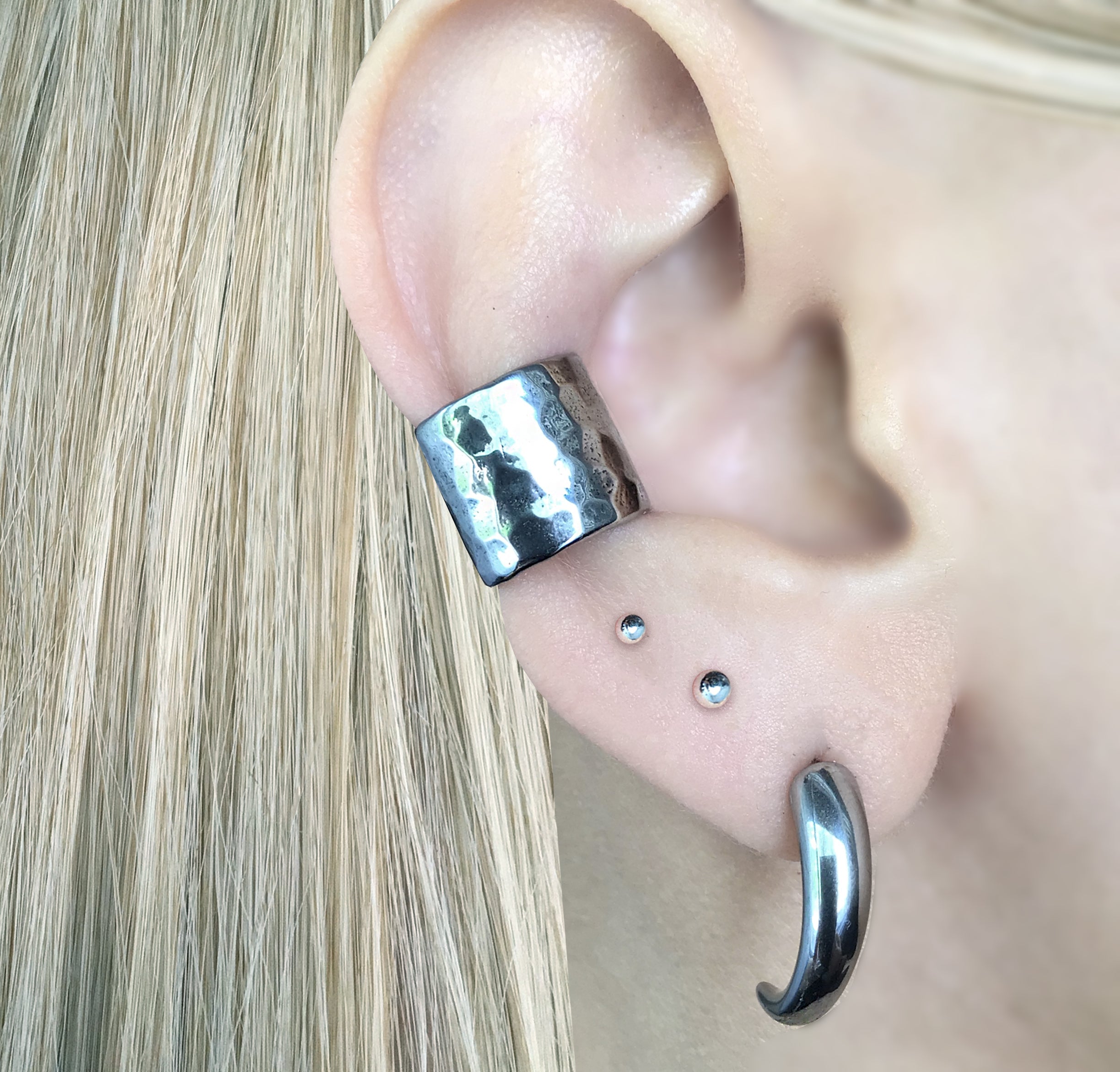 WIDE HAMMERED EAR CUFF