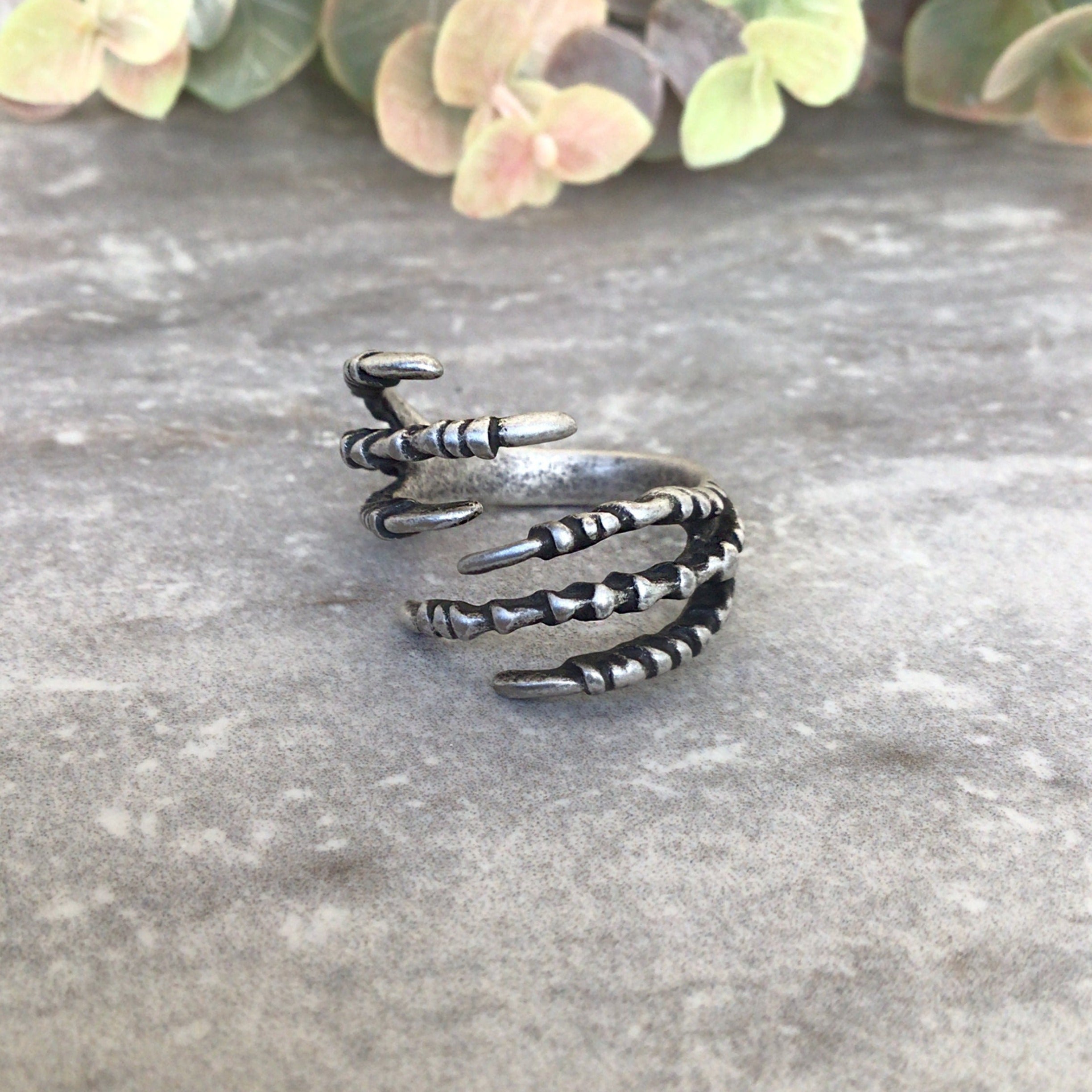 BIRD'S CLAWS RING
