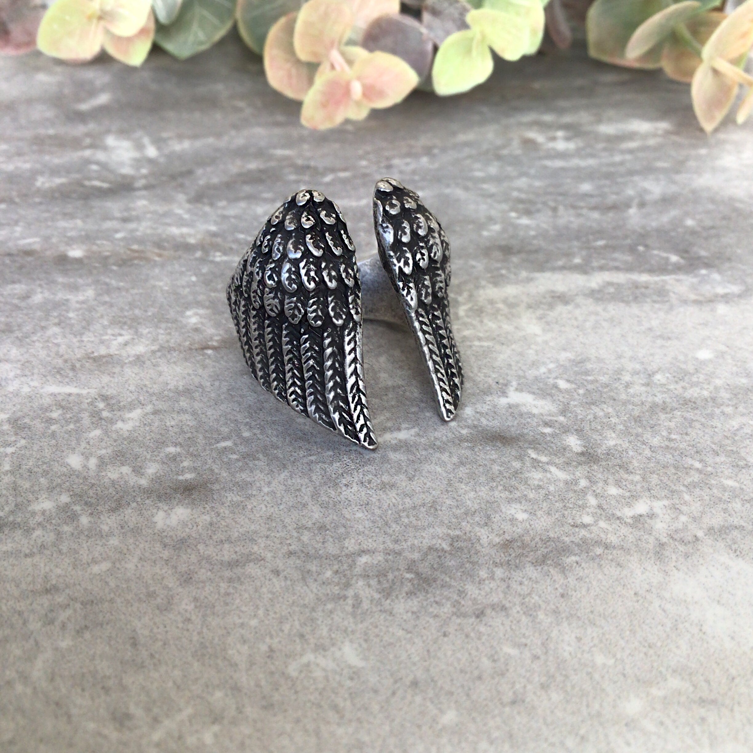 ANGEL WINGS RING
