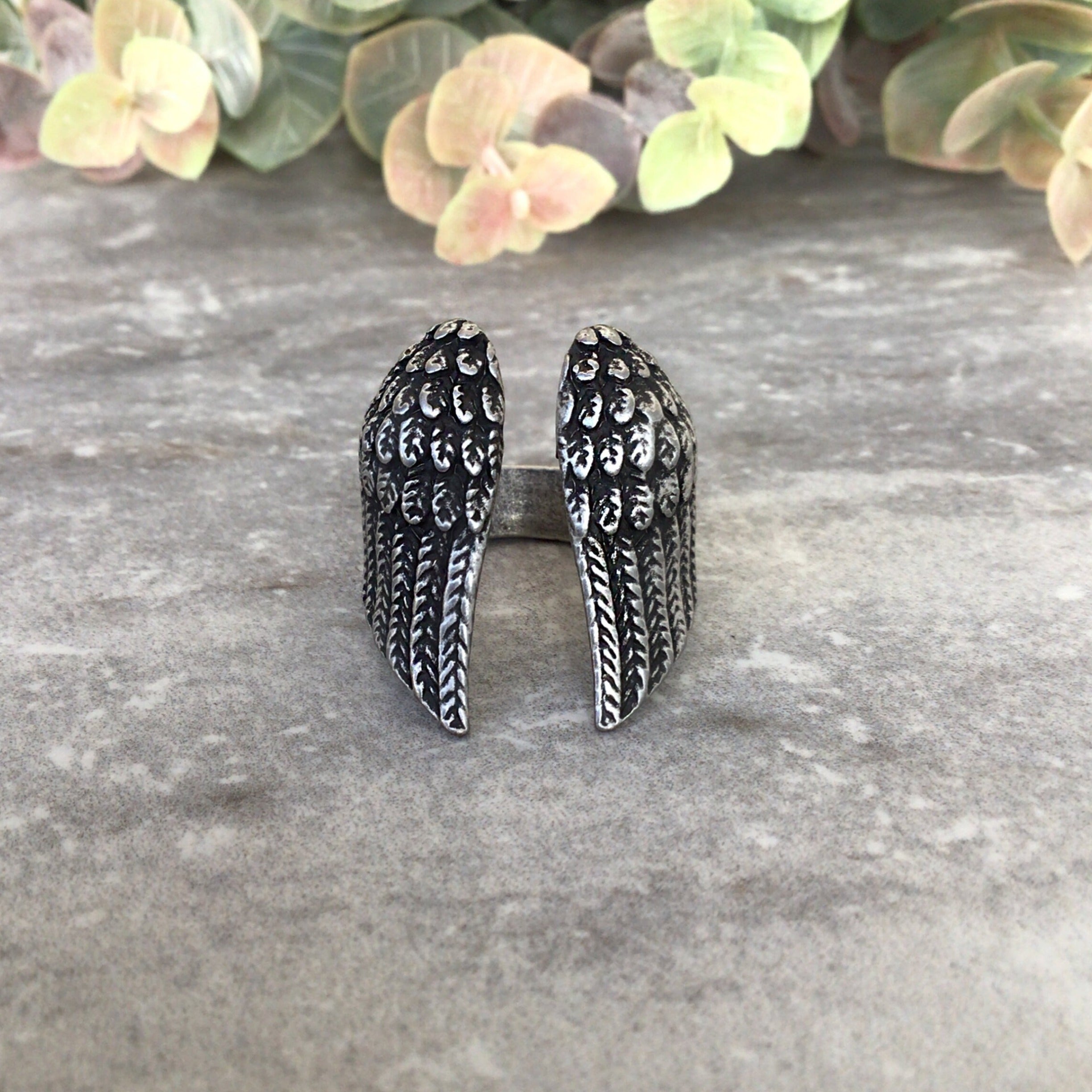 ANGEL WINGS RING