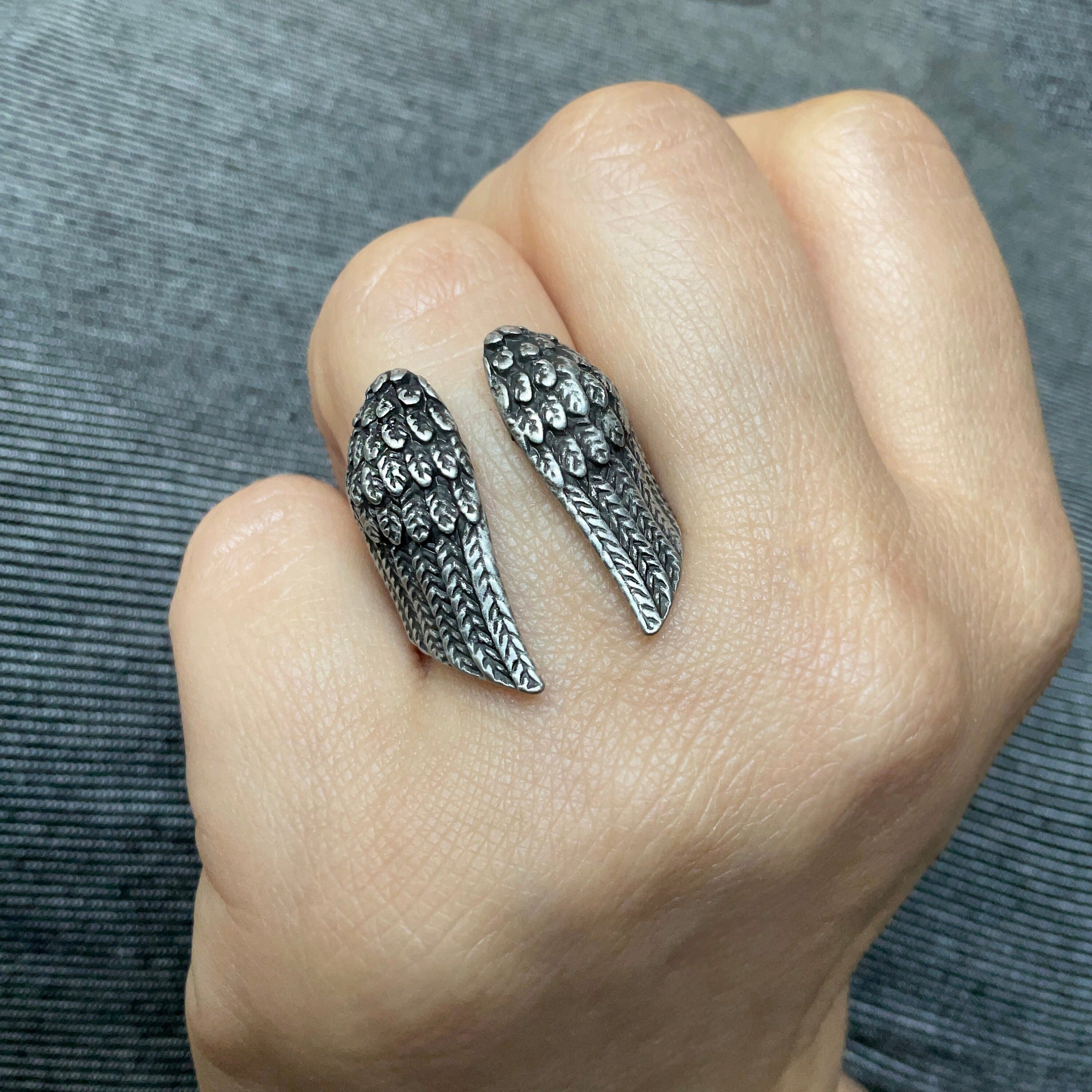 ANGEL WINGS RING