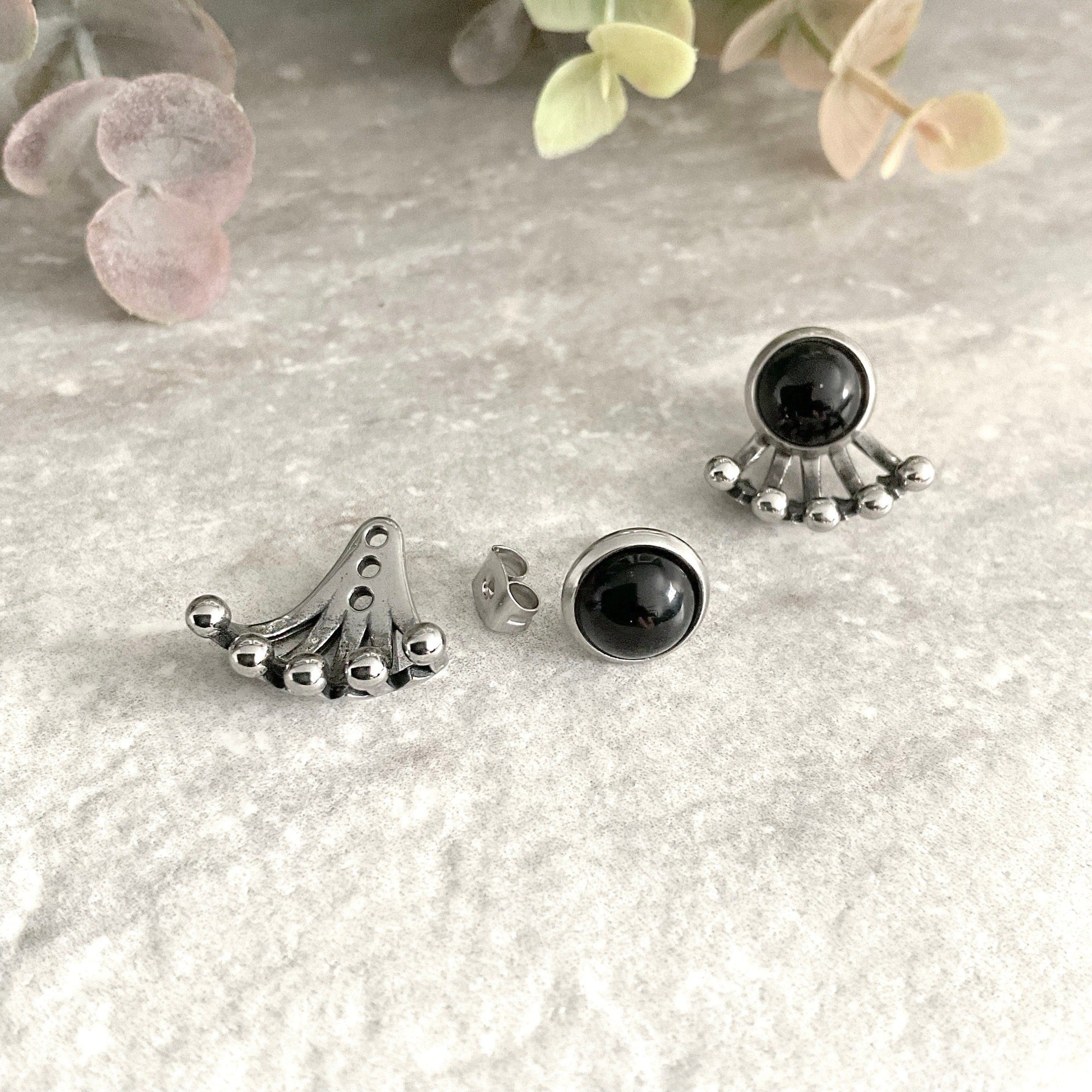 BLACK BALL EAR JACKET