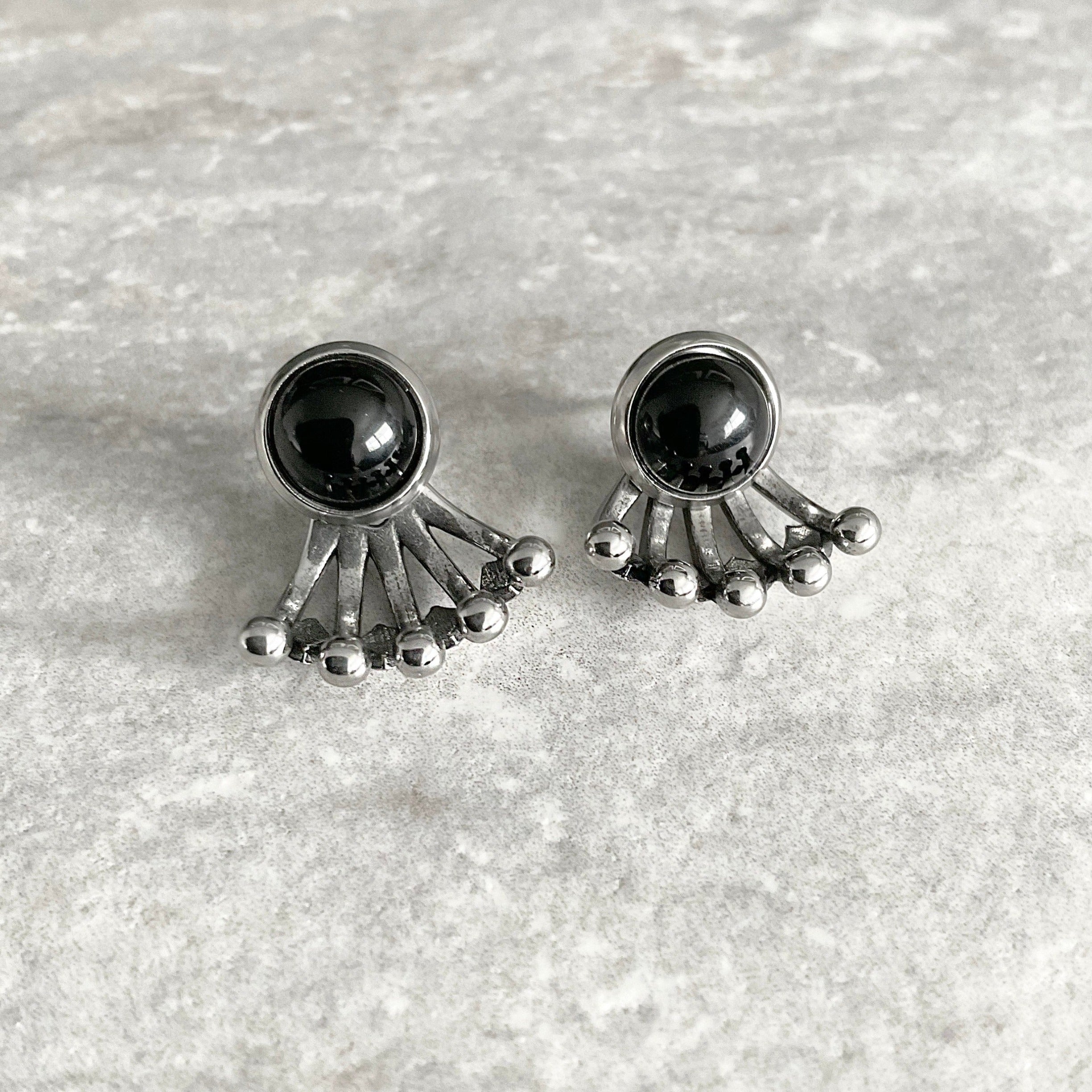 BLACK BALL EAR JACKET