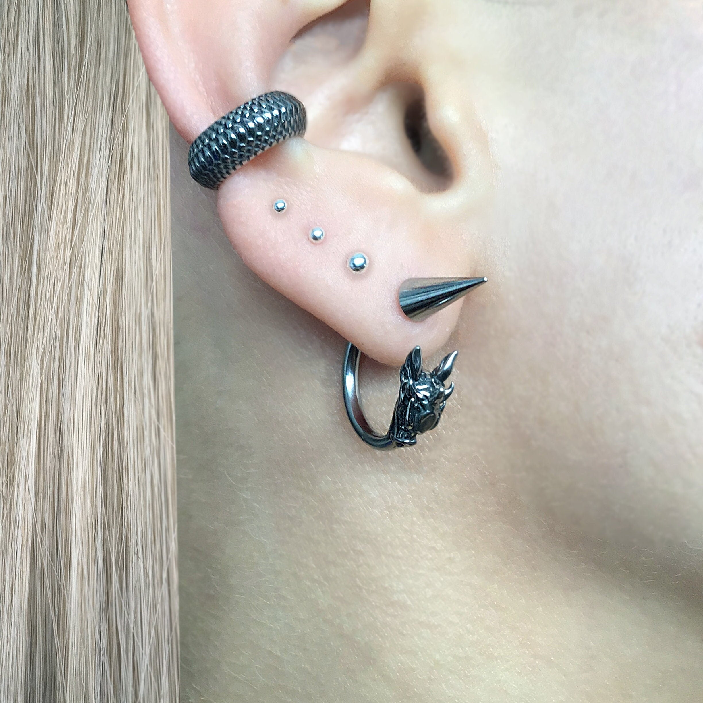 DRAGON EARRINGS WITH SPIKE