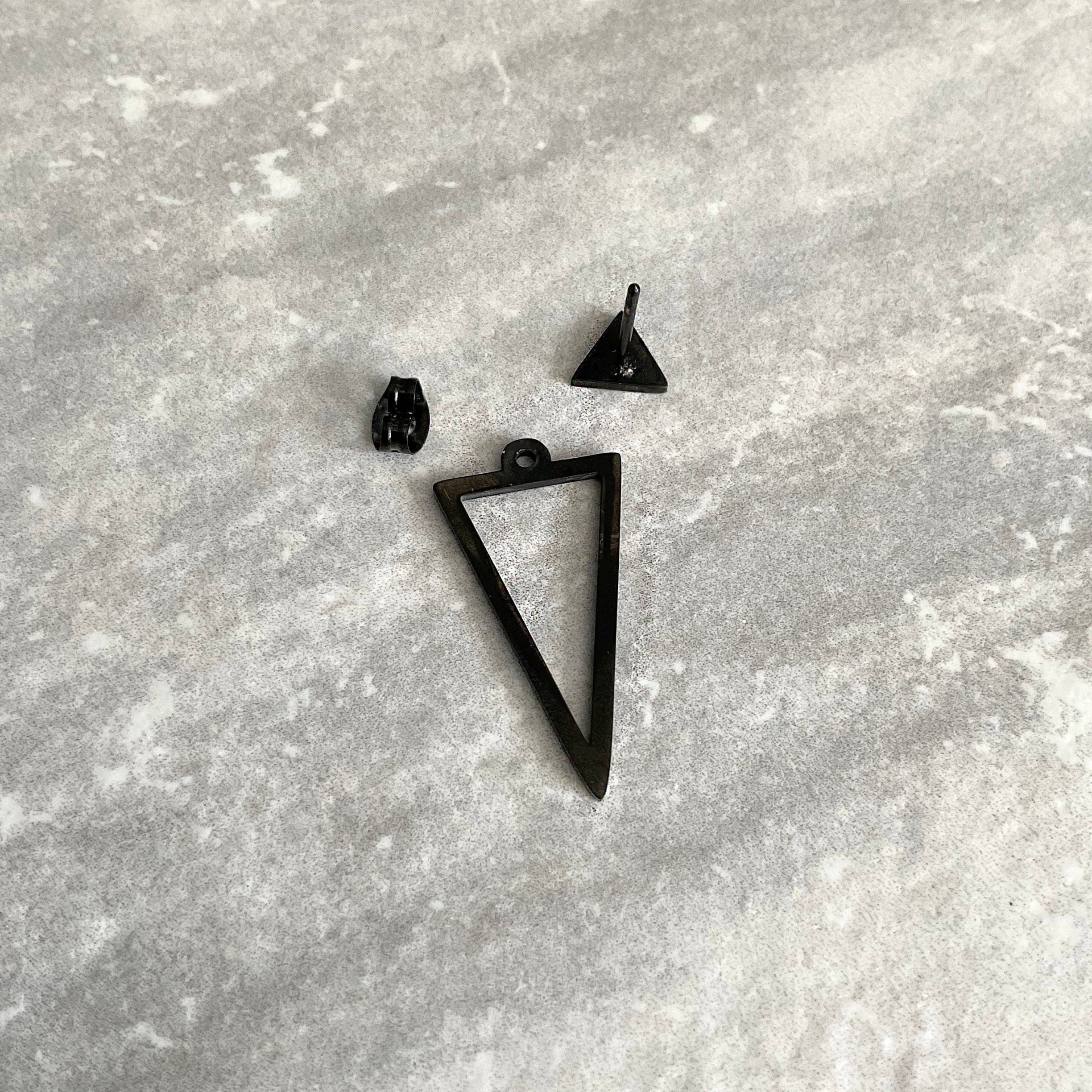 TRIANGLE EARRINGS