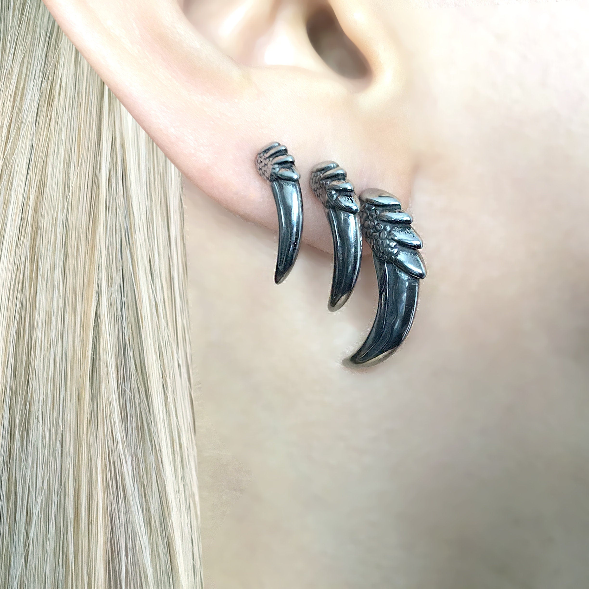 DRAGON CLAW GOTHIC EARRINGS