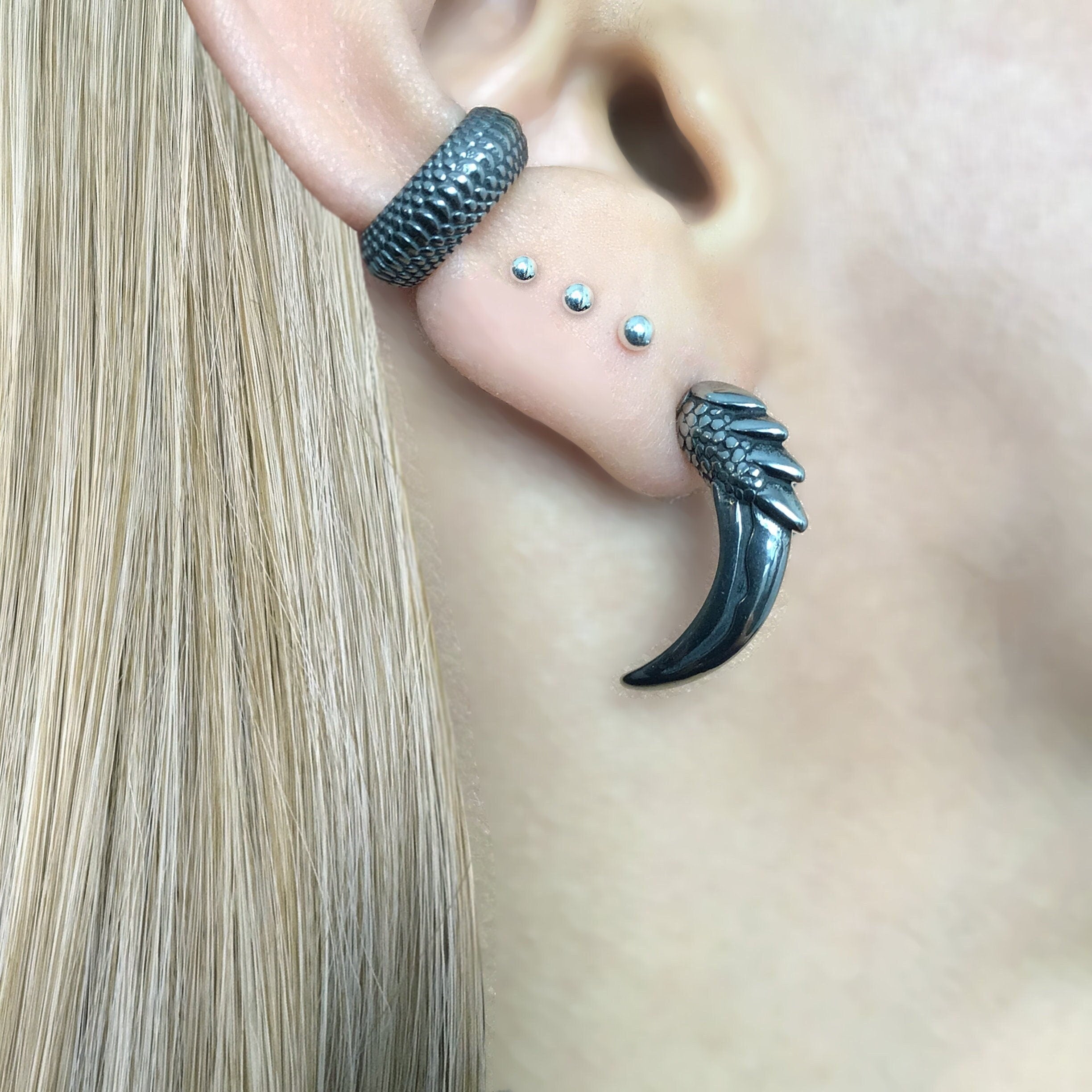 DRAGON CLAW GOTHIC EARRINGS