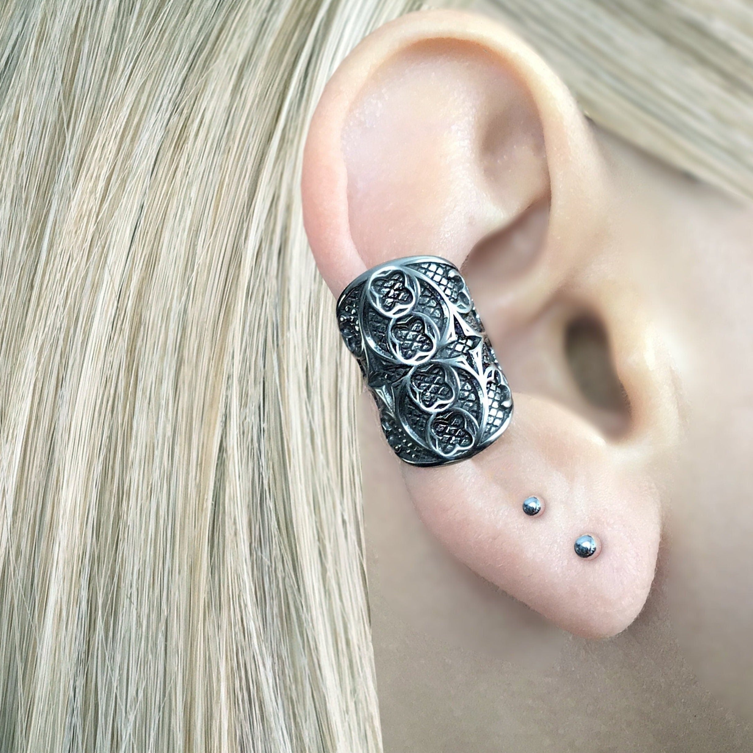 GOTHIC WIDE EAR CUFF