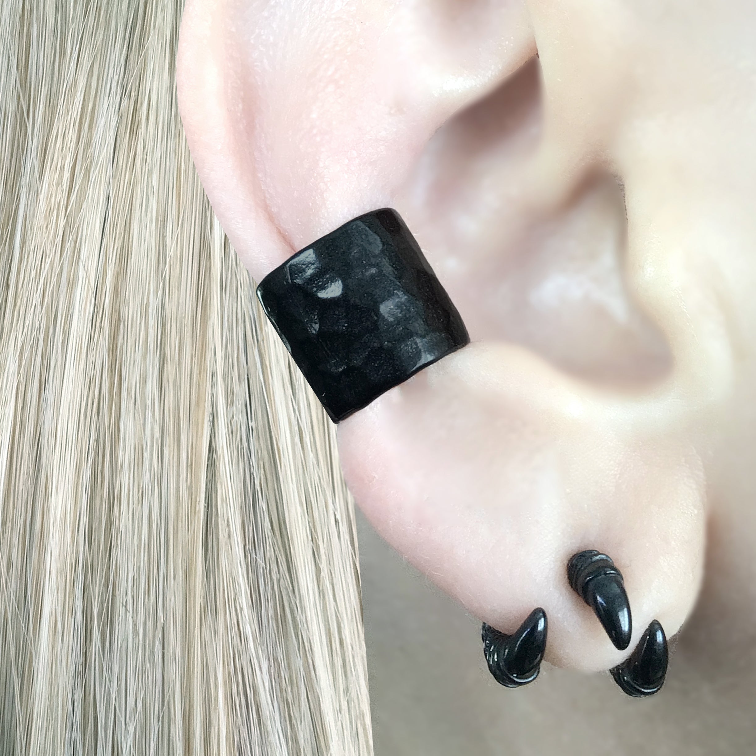 WIDE HAMMERED EAR CUFF IN BLACK