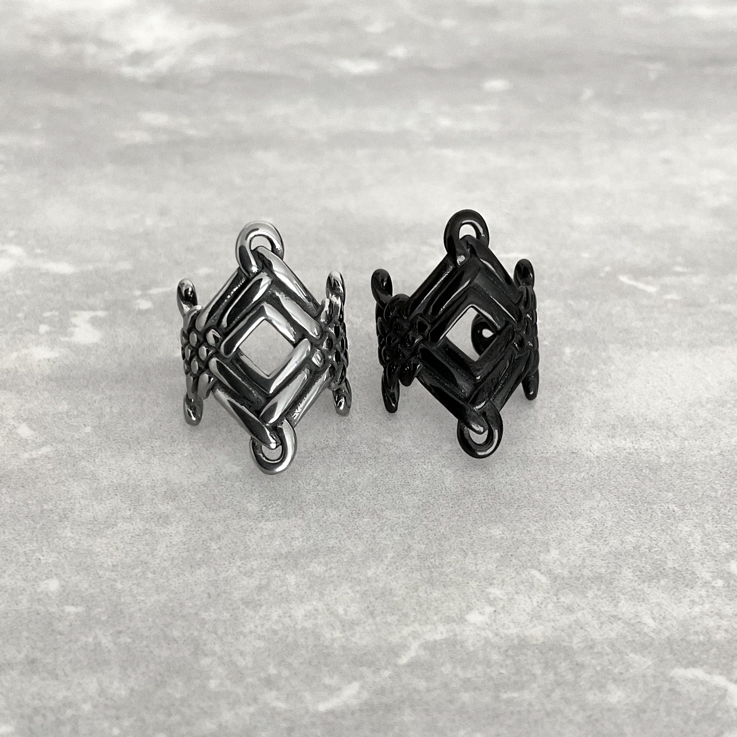 CELTIC KNOT EAR CUFF IN BLACK