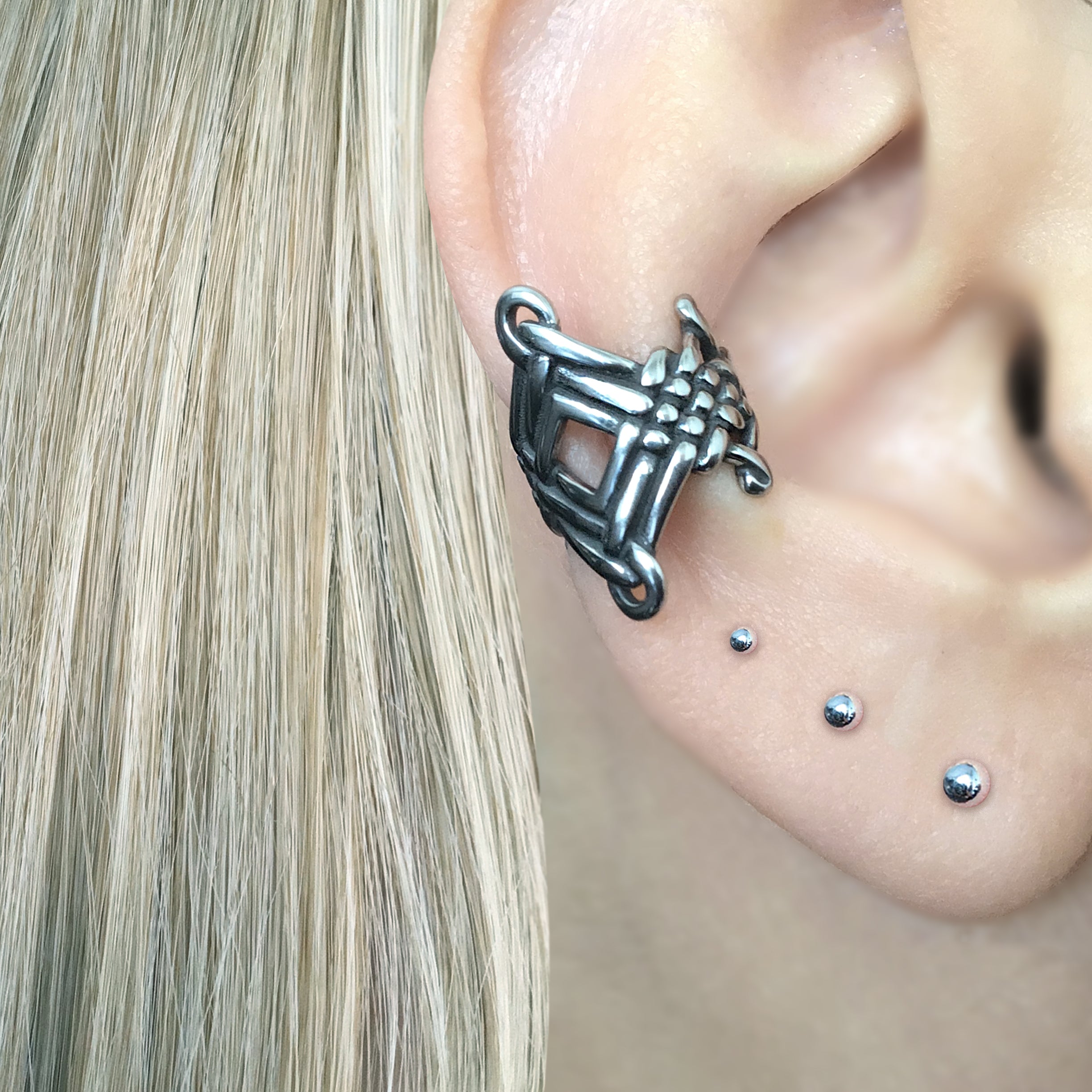 CELTIC KNOT EAR CUFF IN BLACK