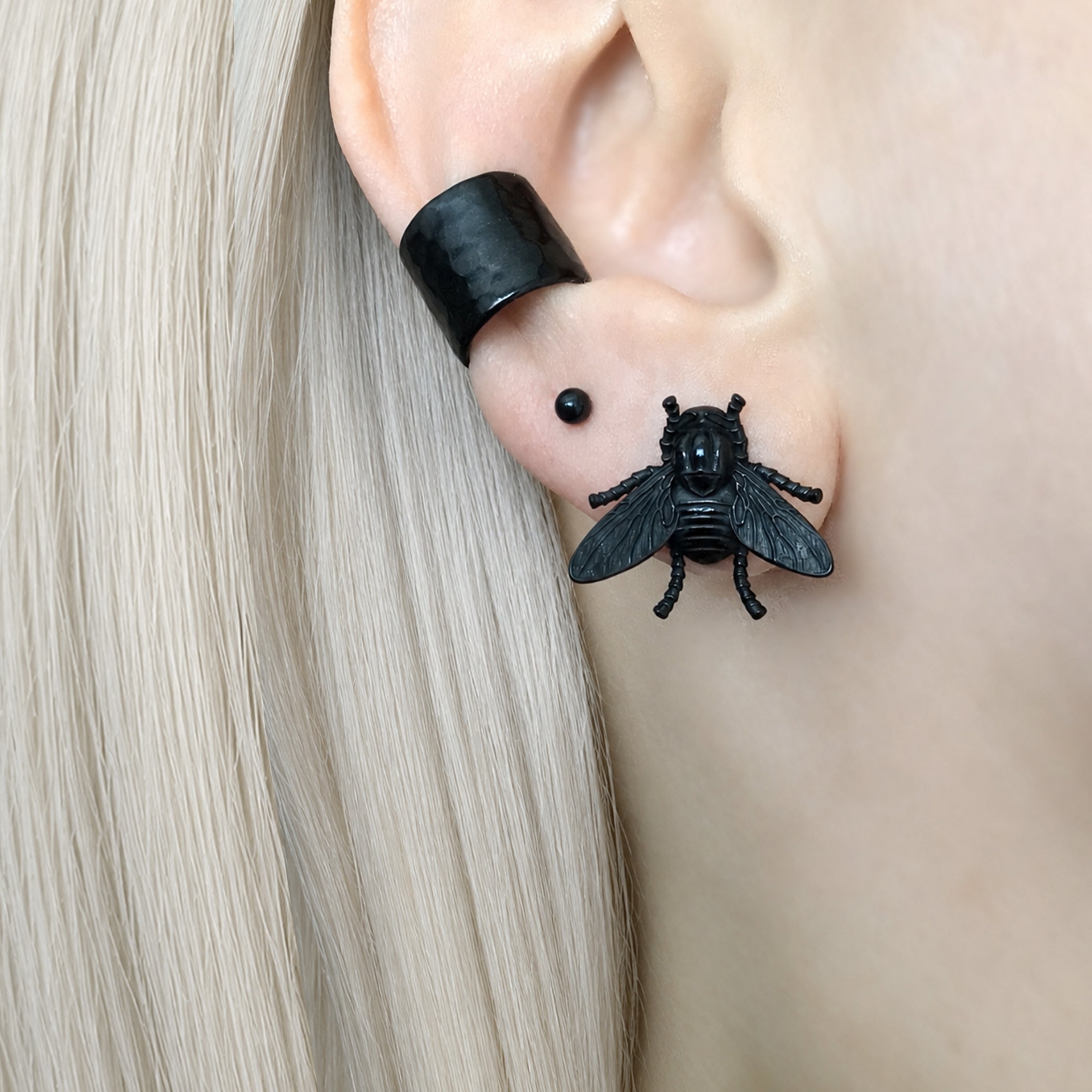 FLY STUD EARRINGS