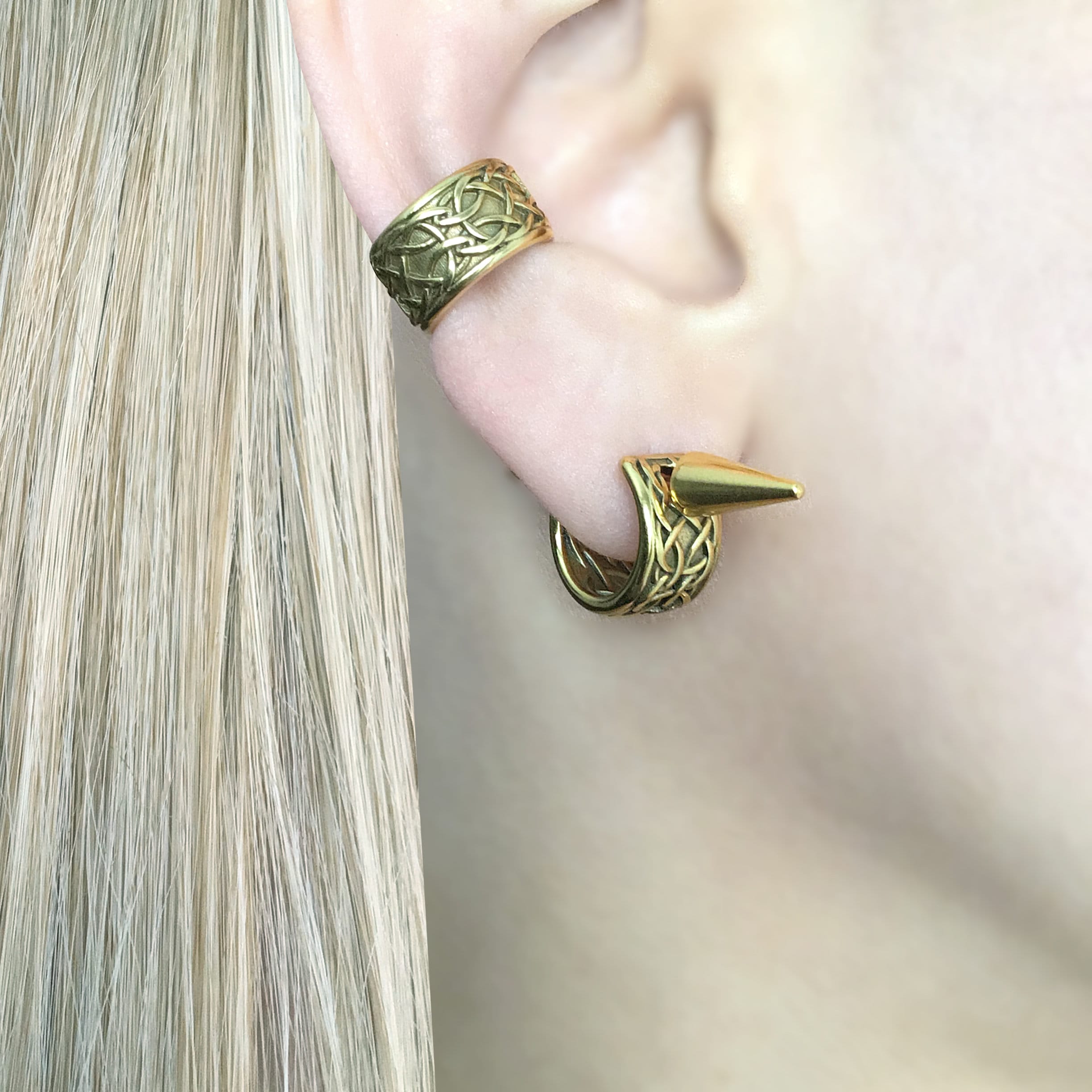 CELTIC HOOP EARRINGS WITH SPIKES IN GOLD
