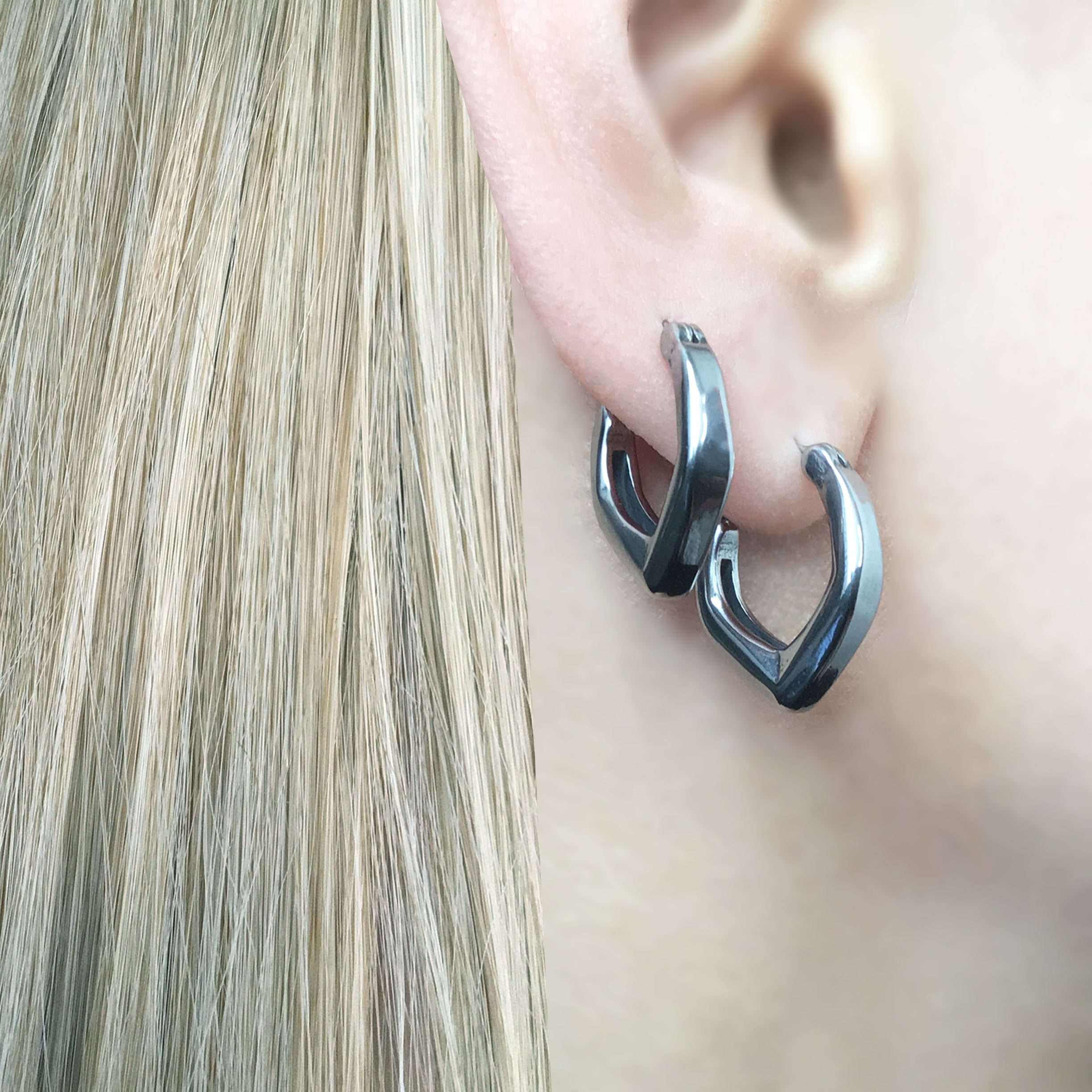 HOOP POINTY EARRINGS