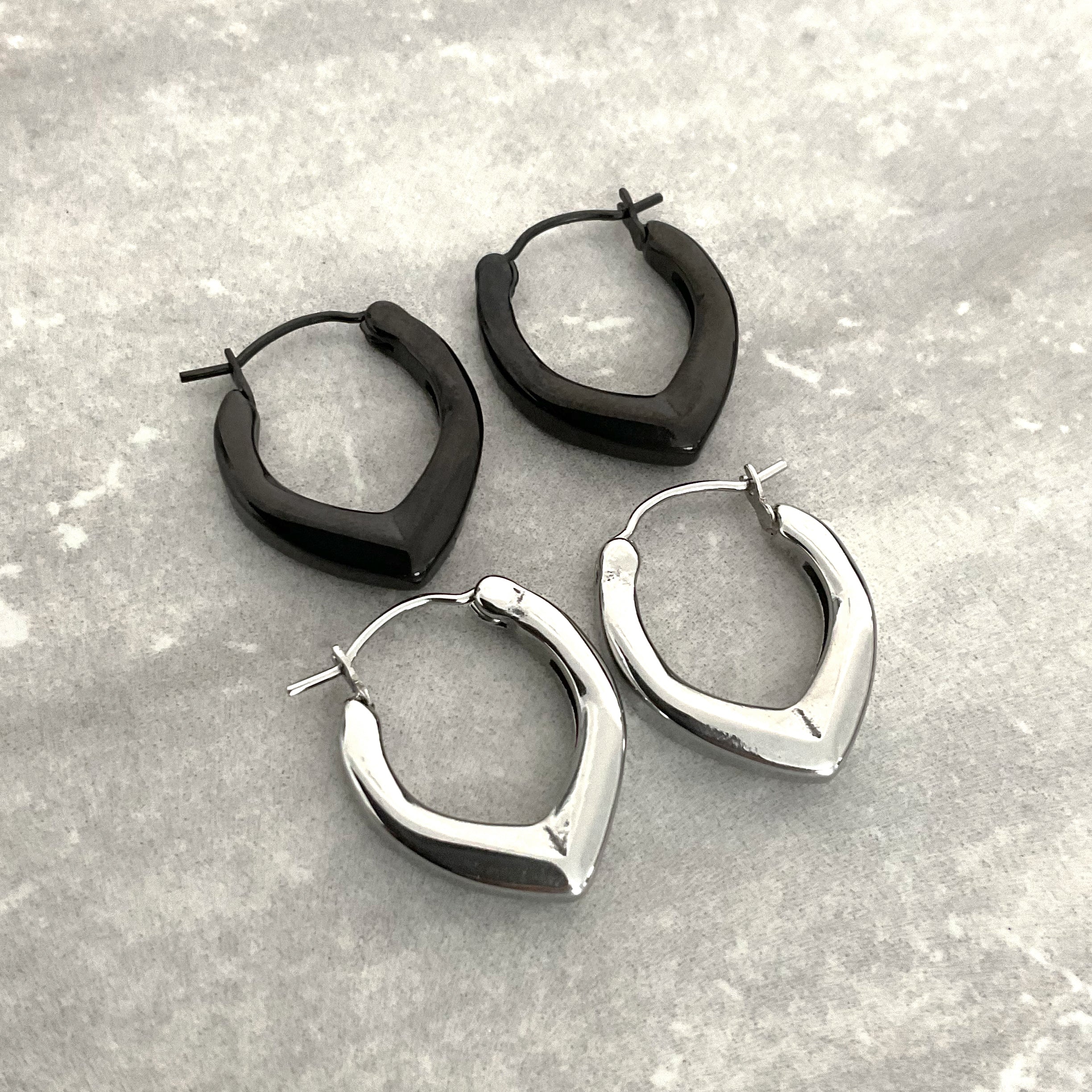 HOOP POINTY EARRINGS