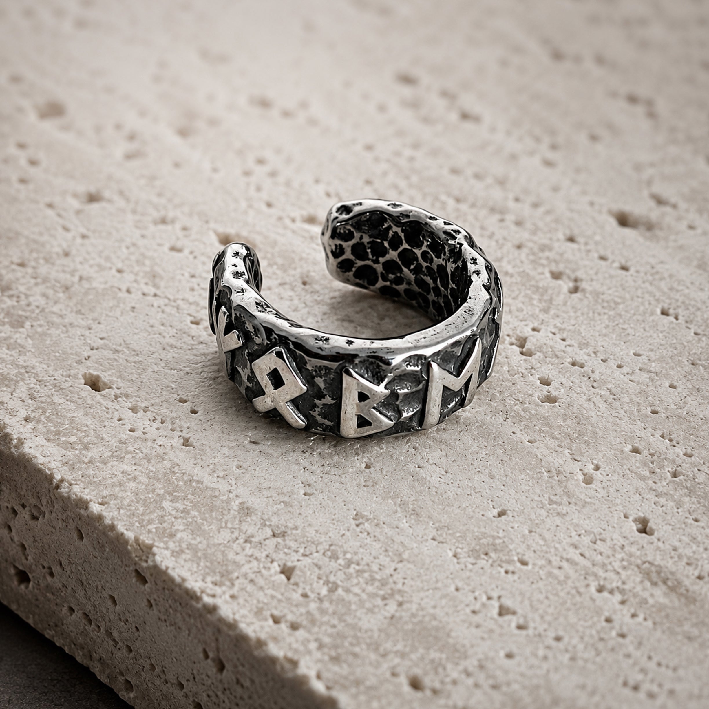 RUNE EAR CUFF, NO PIERCING