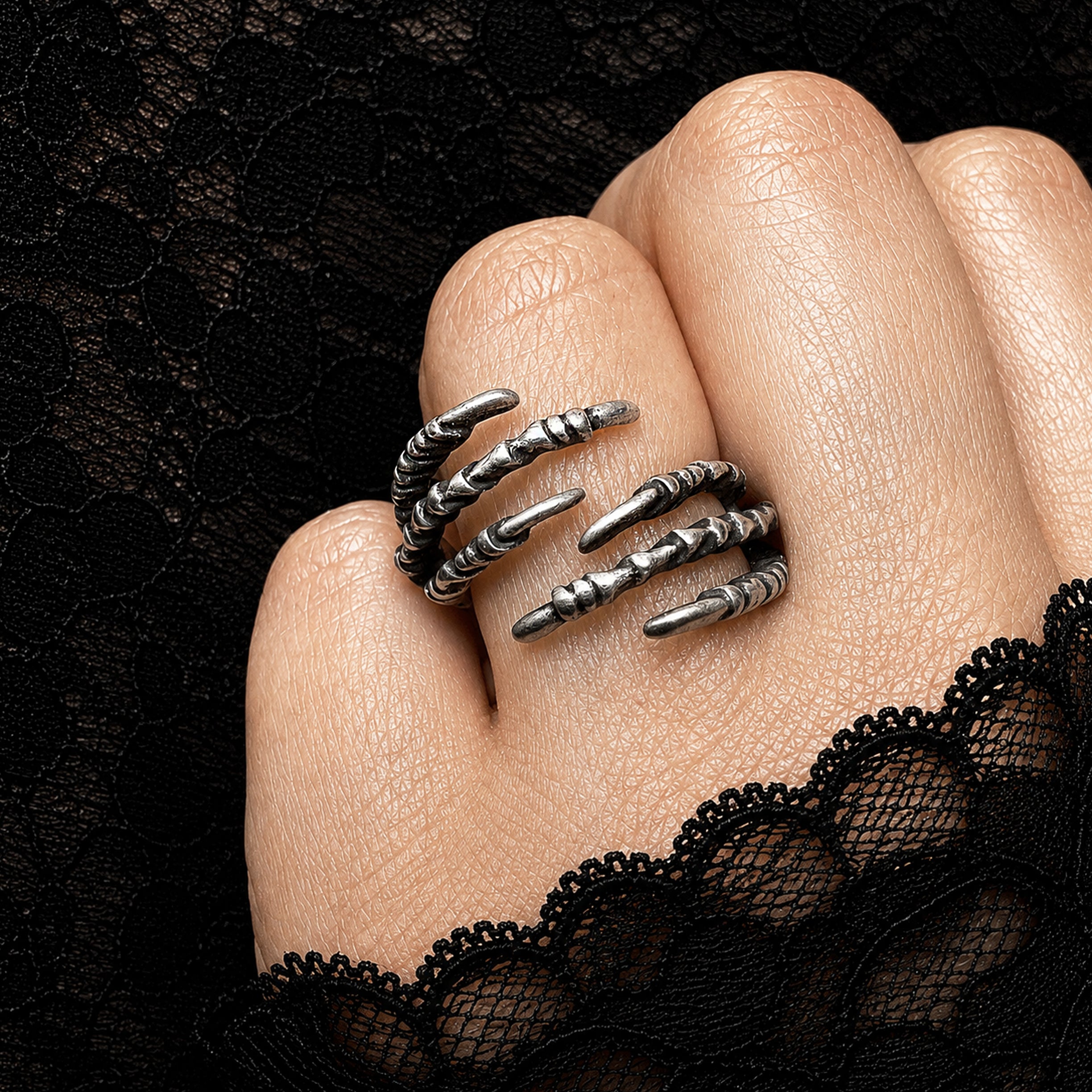 BIRD'S CLAWS RING