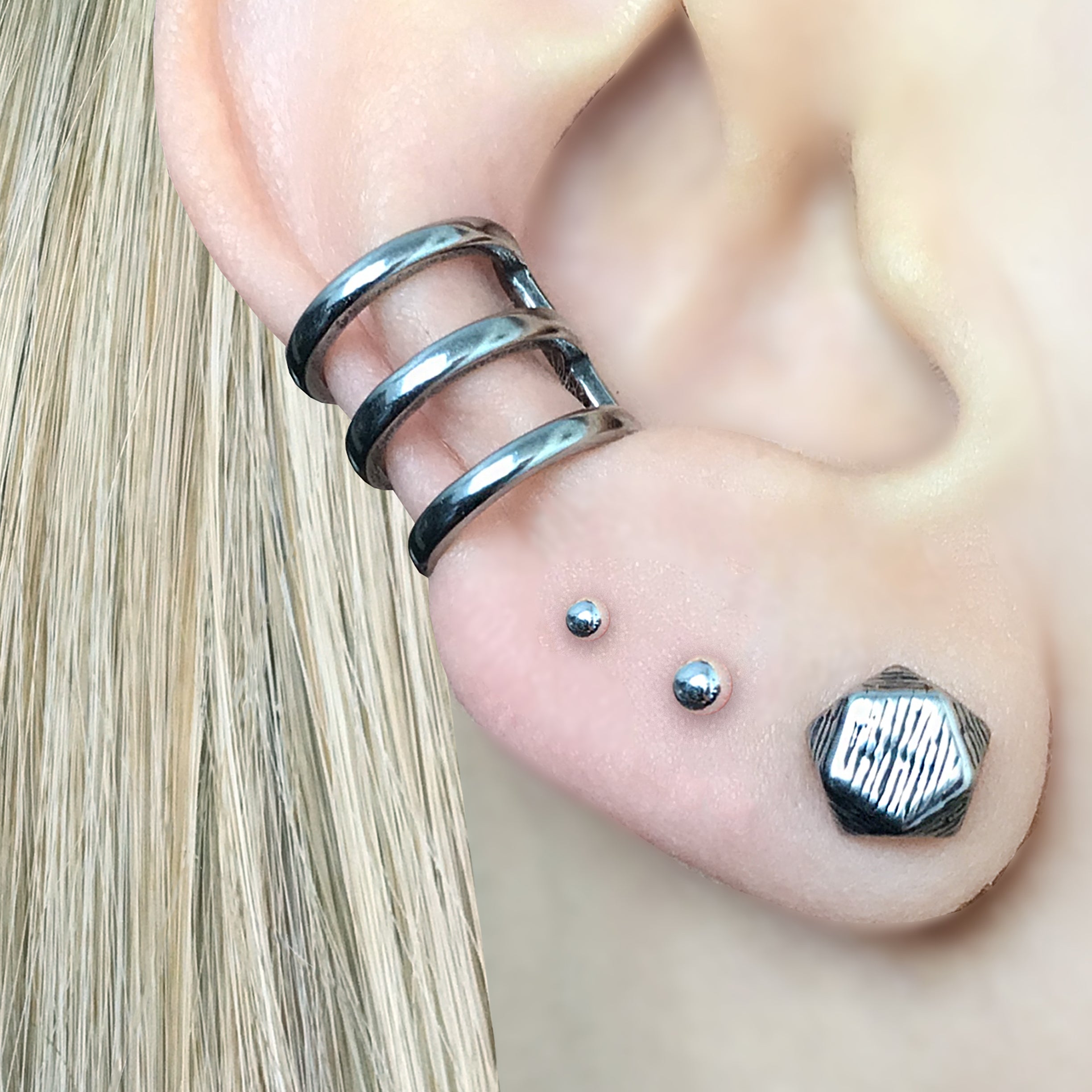 Three row ear cuff in Black